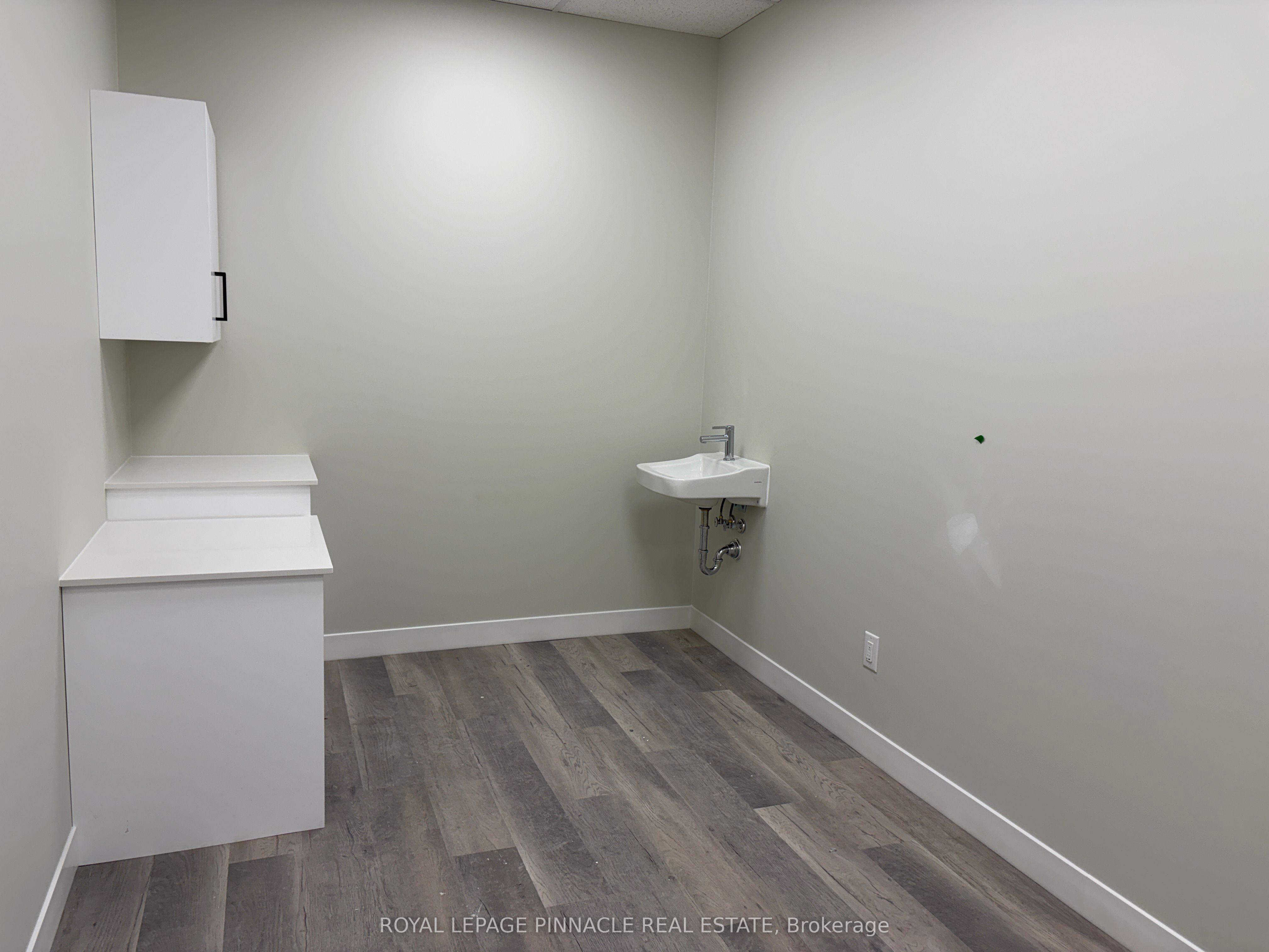 3 Cross Street 102-18 Property Photo 12
