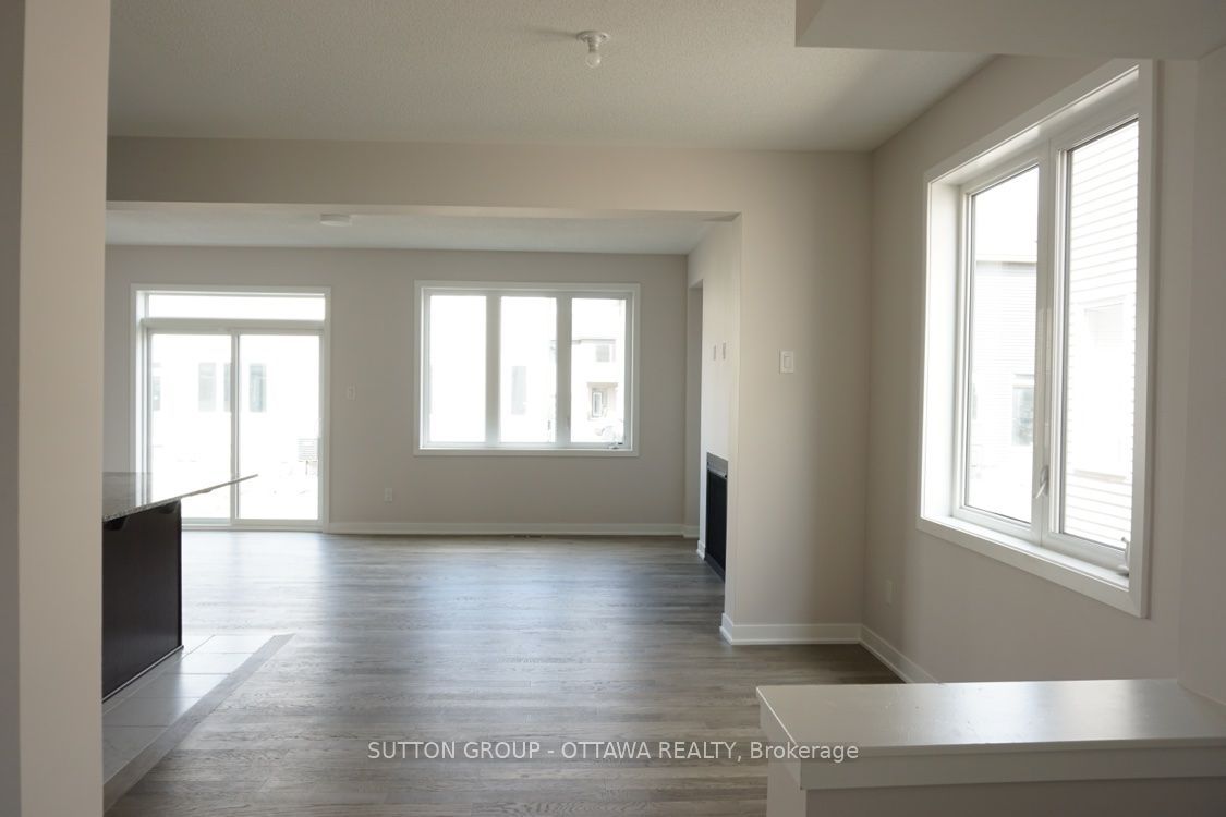 663 ALLIED Mews Property Photo 1