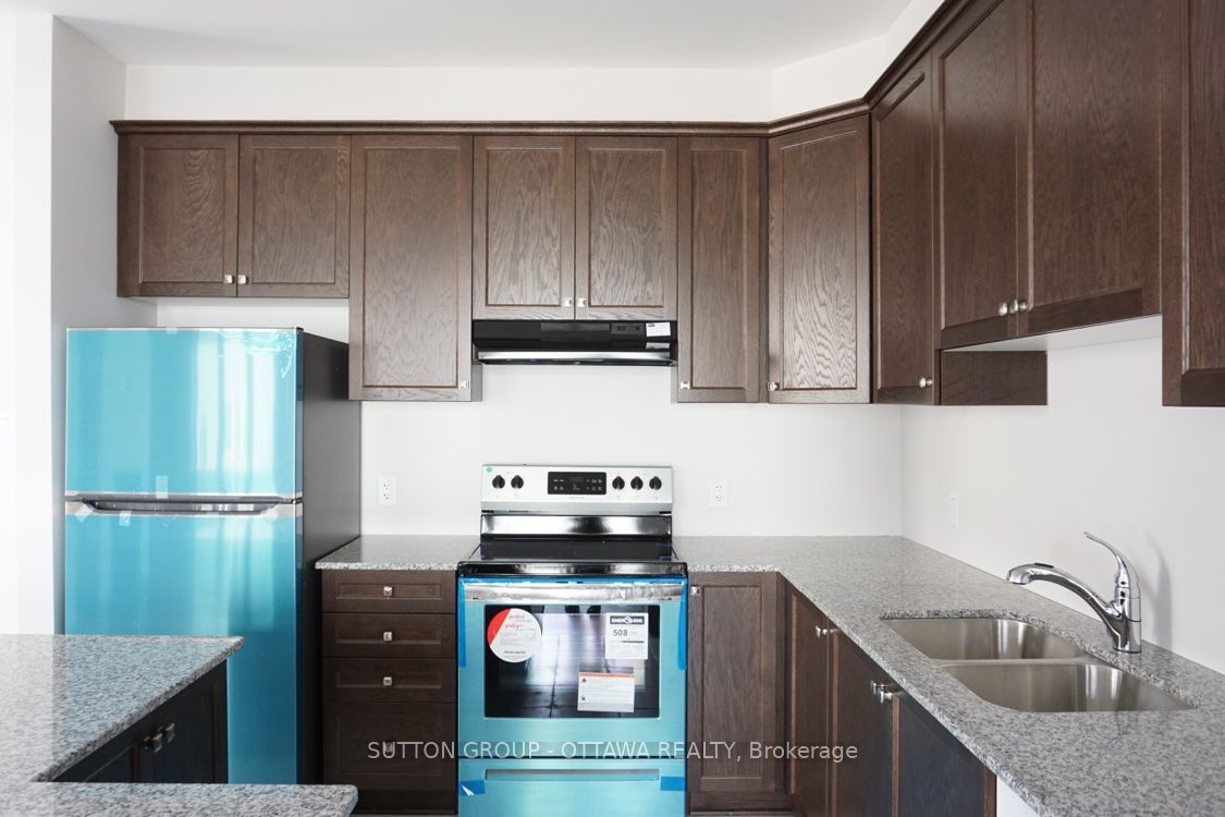 663 Allied Mews Property Photo 3