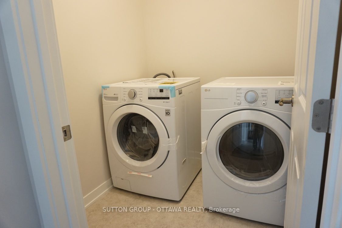 663 Allied Mews Property Photo 4