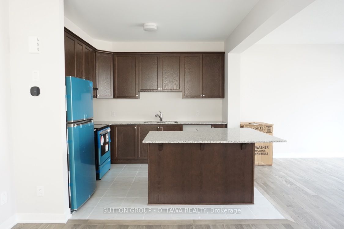 663 Allied Mews Property Photo 5
