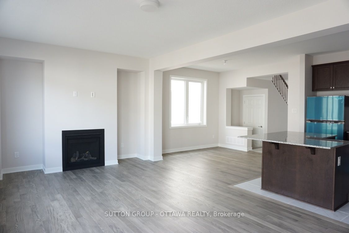 663 Allied Mews Property Photo 6