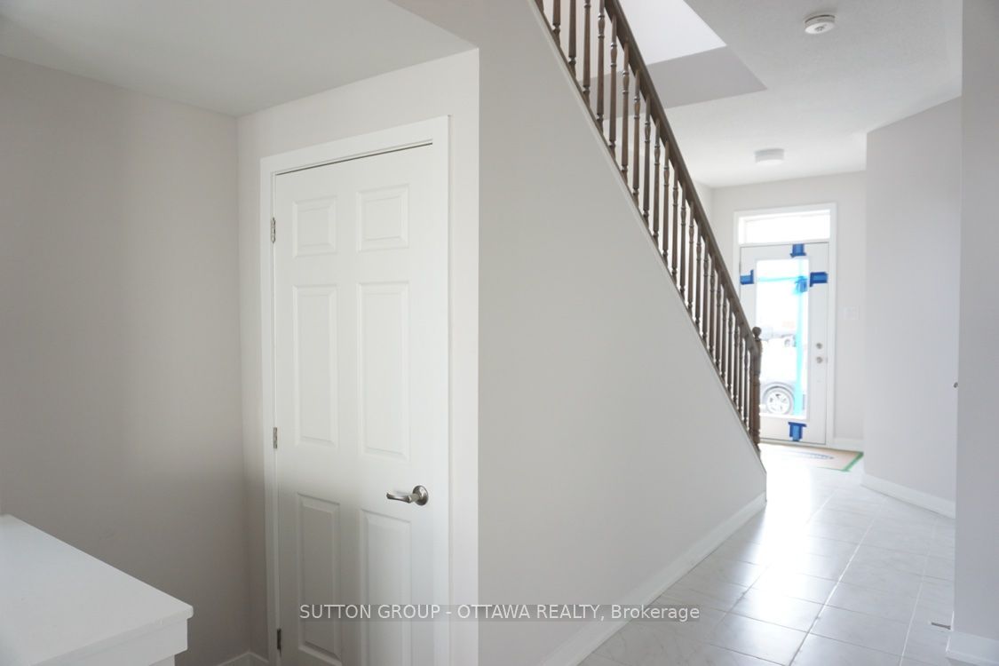 663 Allied Mews Property Photo 7