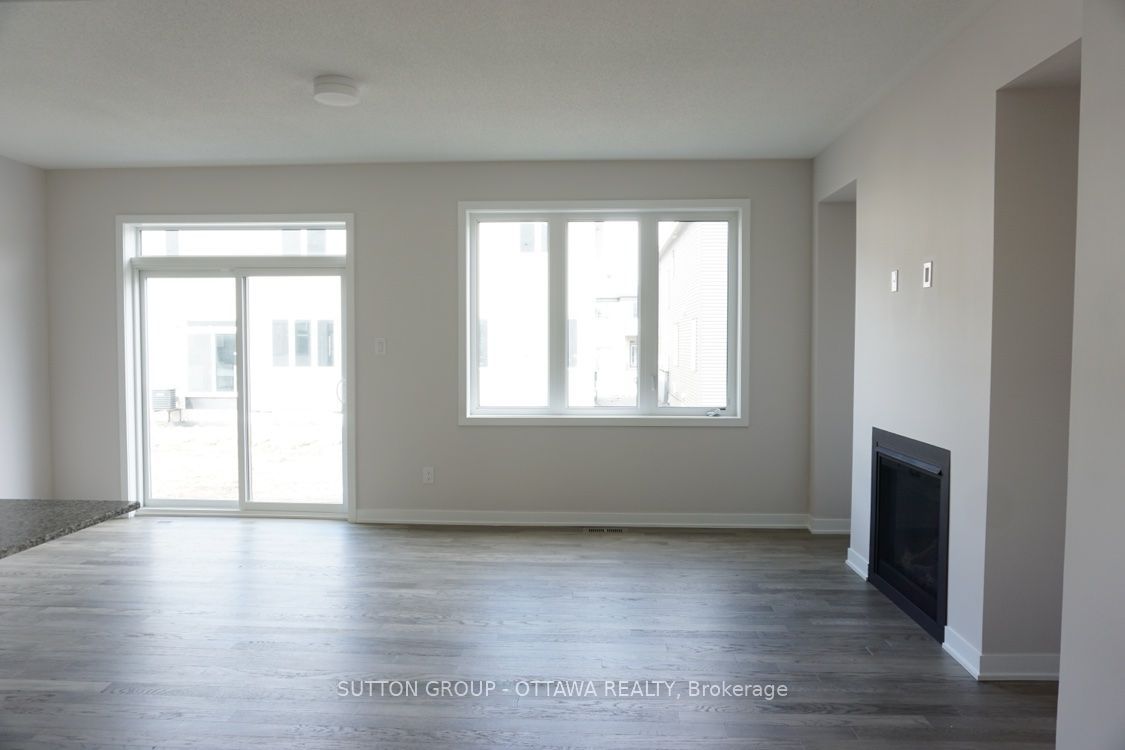 663 Allied Mews Property Photo 8