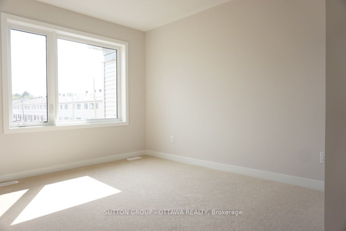 663 Allied Mews Property Photo 9