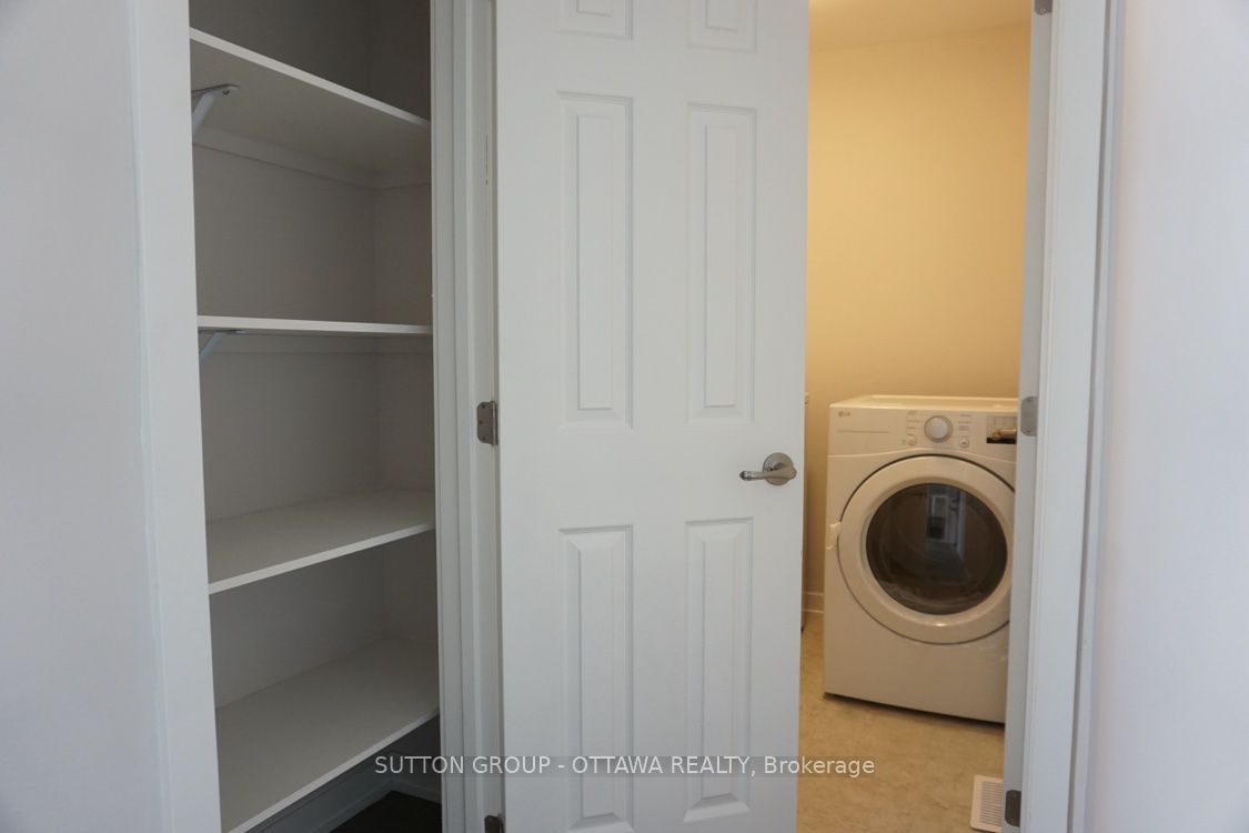 663 Allied Mews Property Photo 23