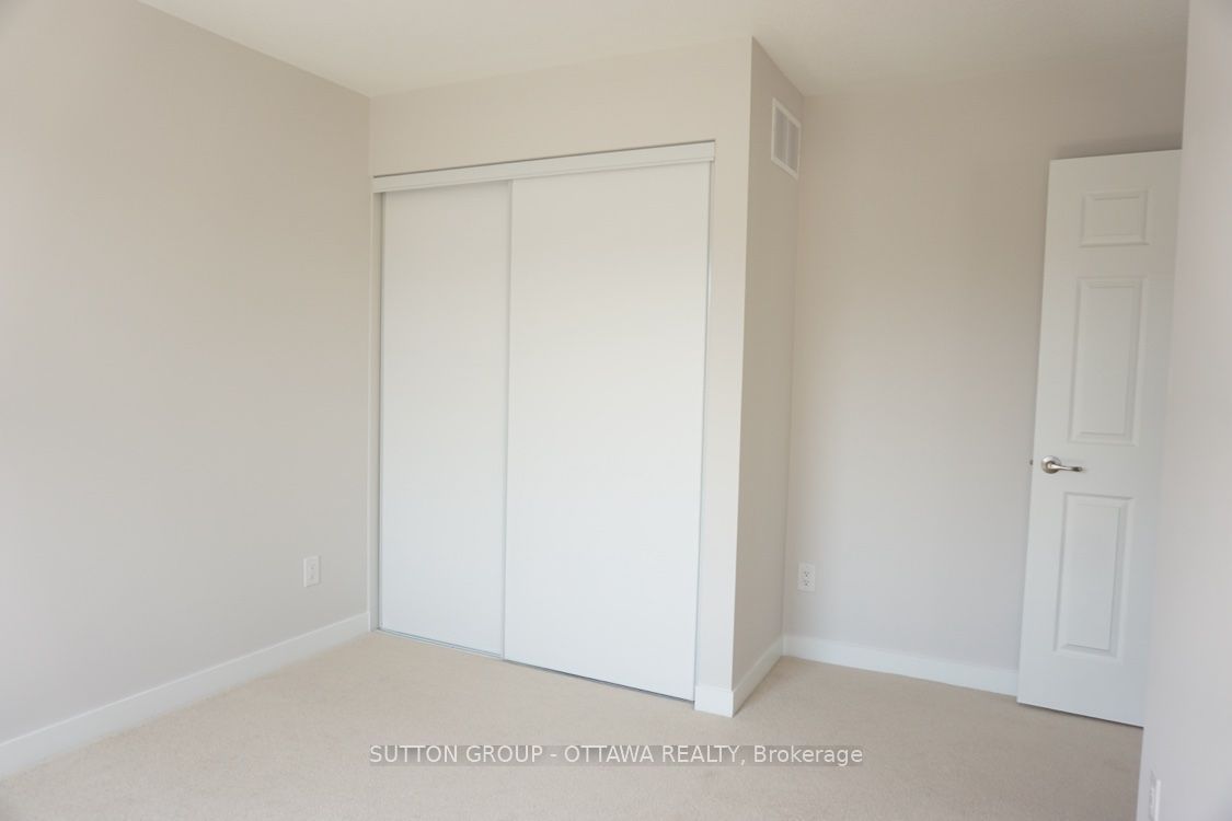 663 Allied Mews Property Photo 24