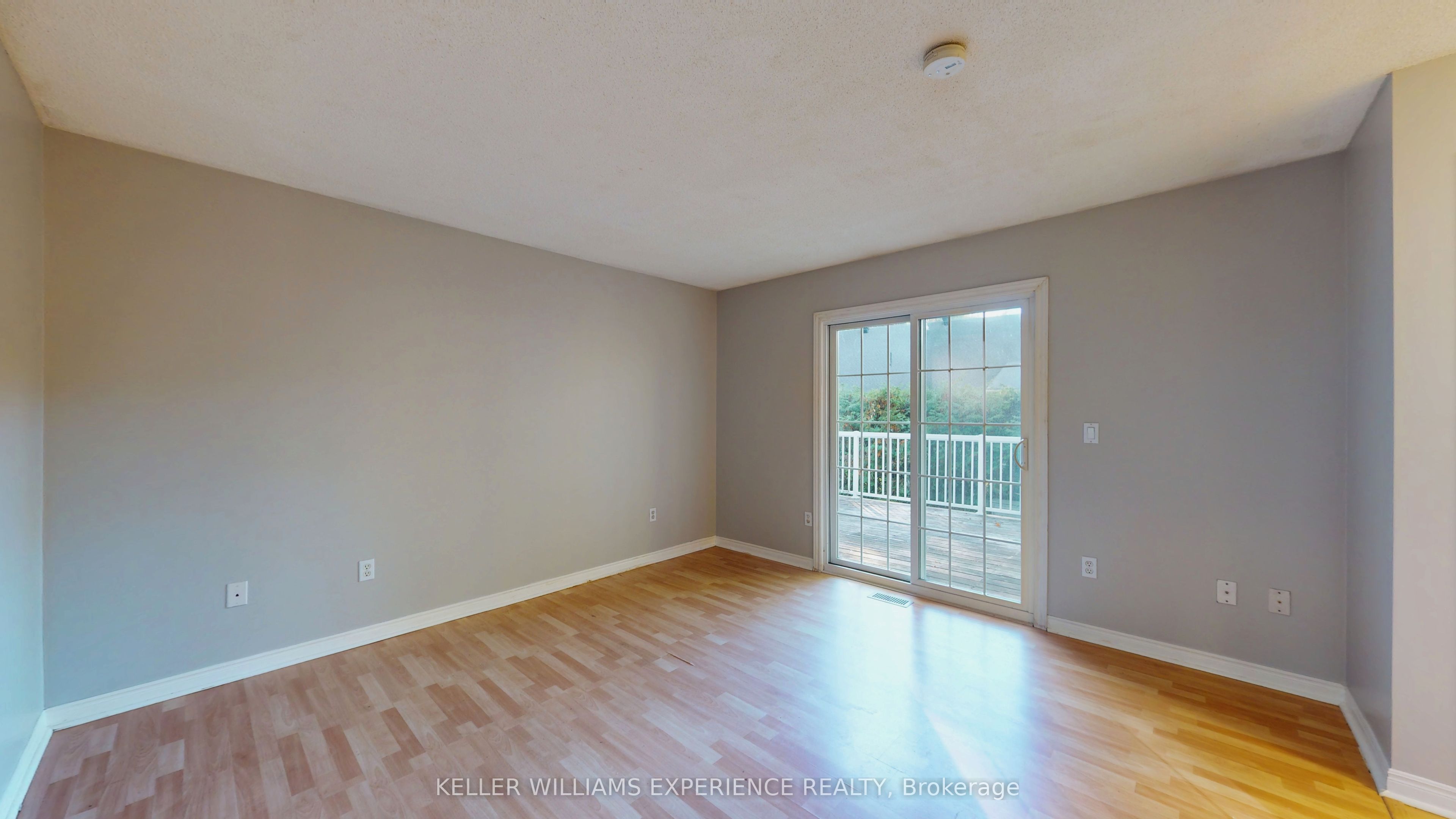 135 Catherine Street W Property Photo 10