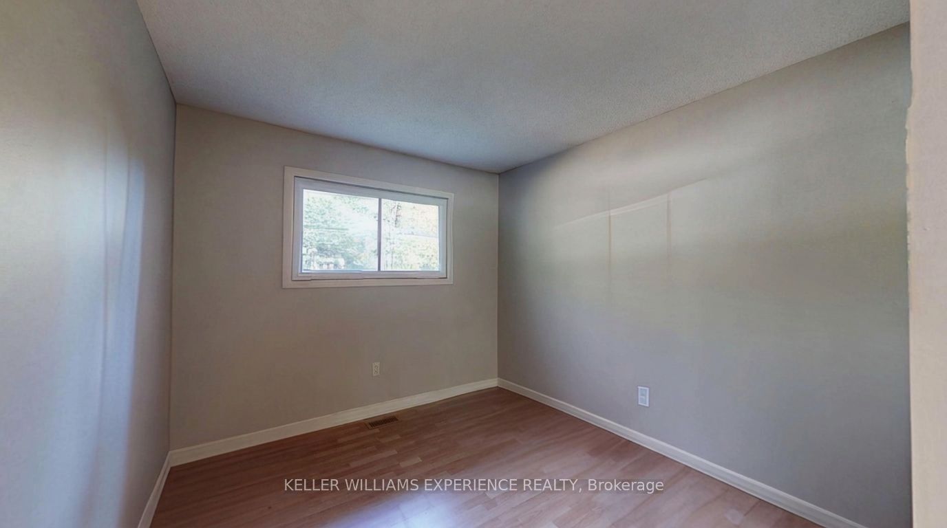 135 Catherine Street W Property Photo 12