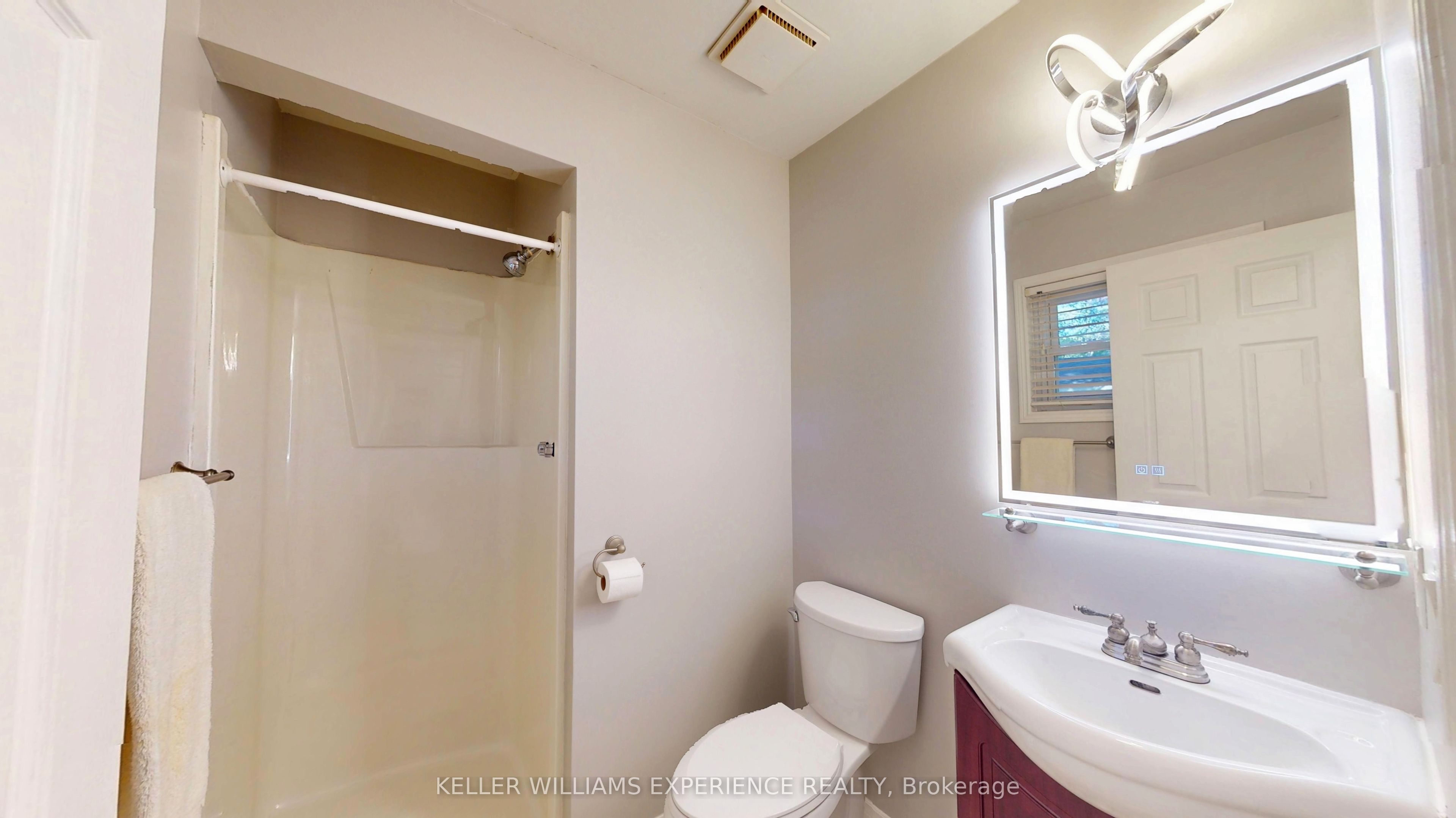 135 Catherine Street W Property Photo 13