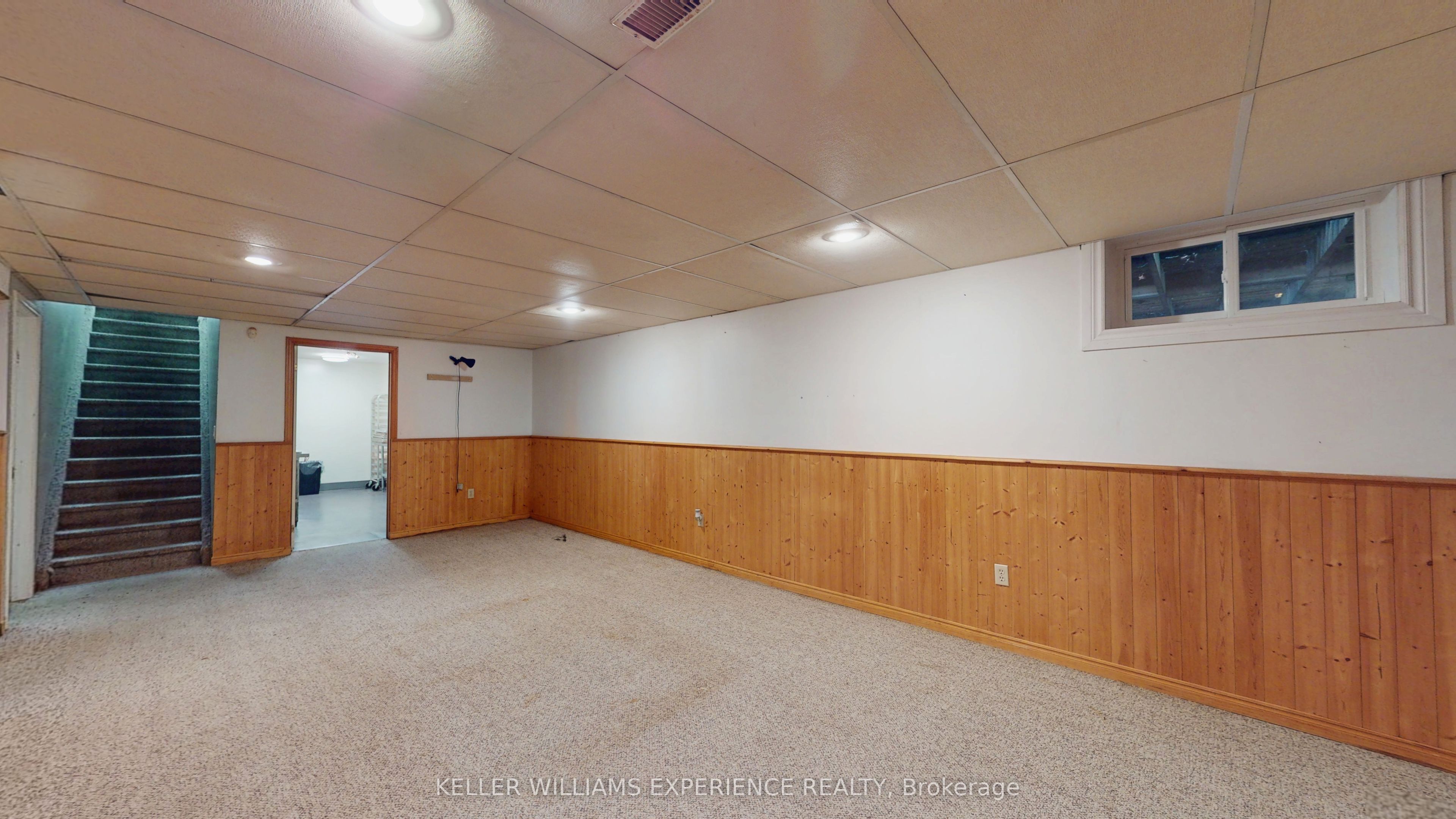 135 Catherine Street W Property Photo 17