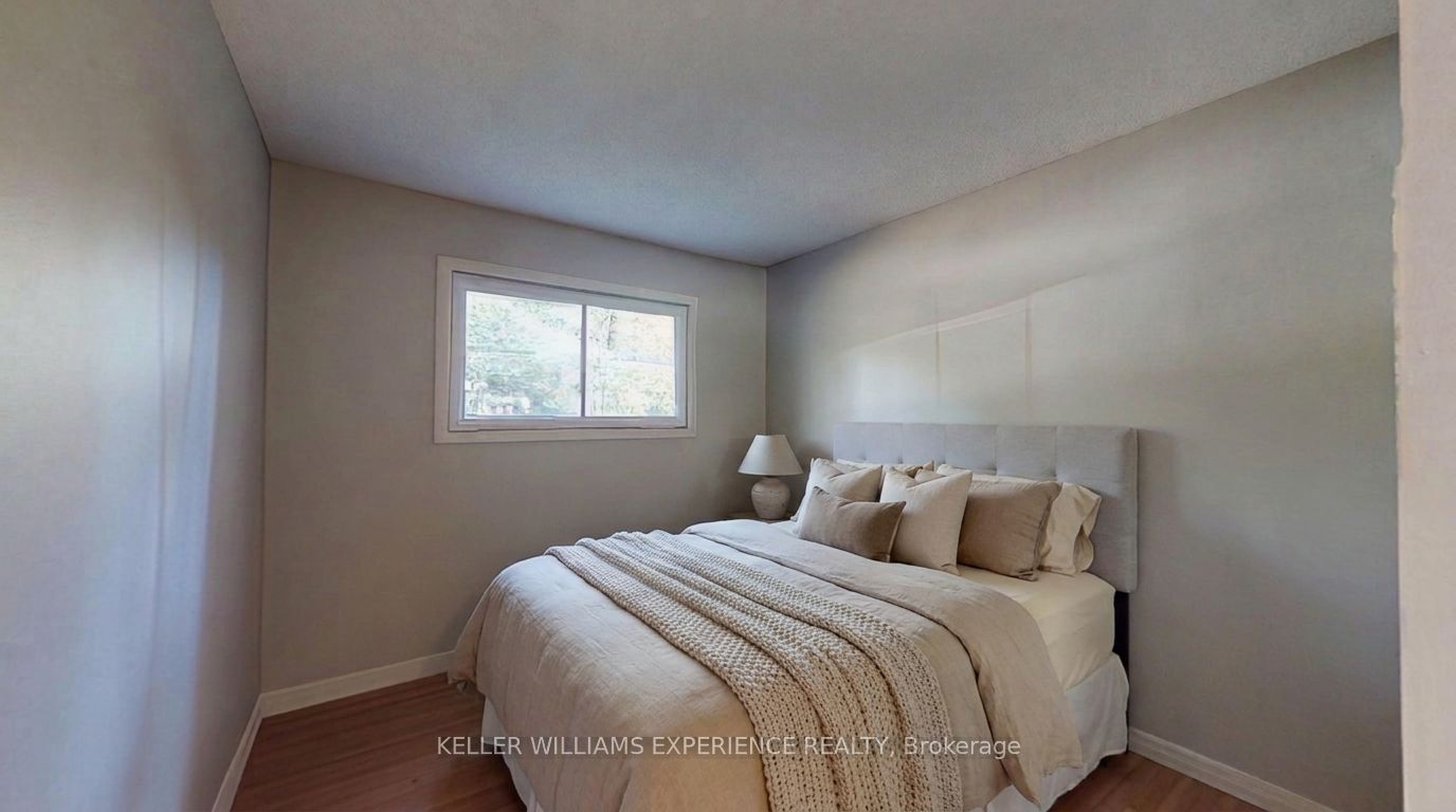 135 Catherine Street W Property Photo 24