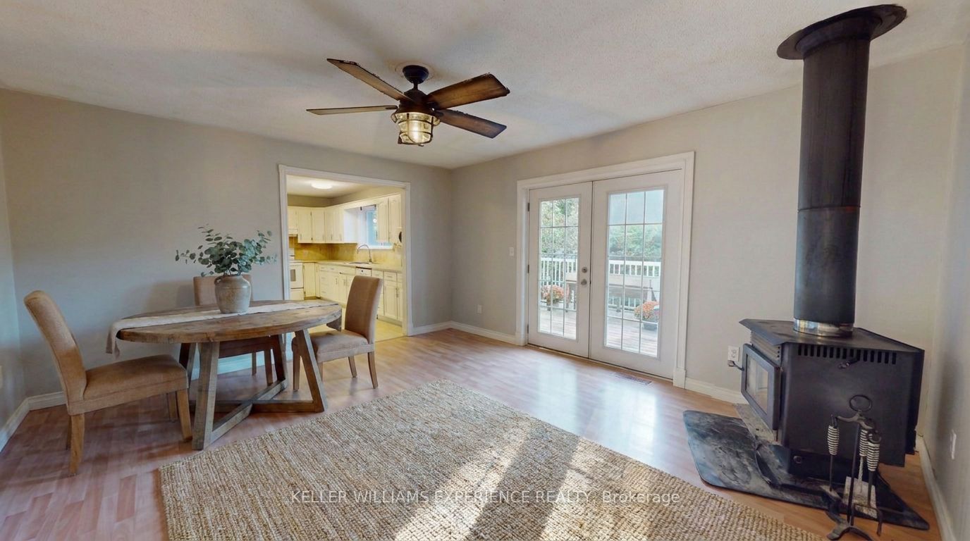 135 Catherine Street W Property Photo 30
