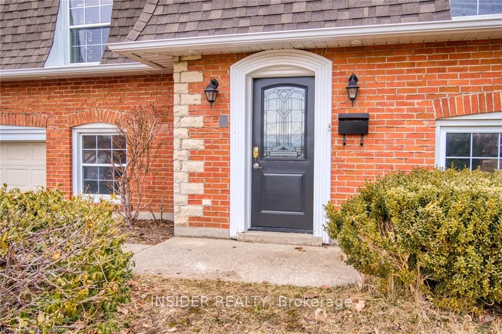 234 Shakespeare Drive Property Photo 3
