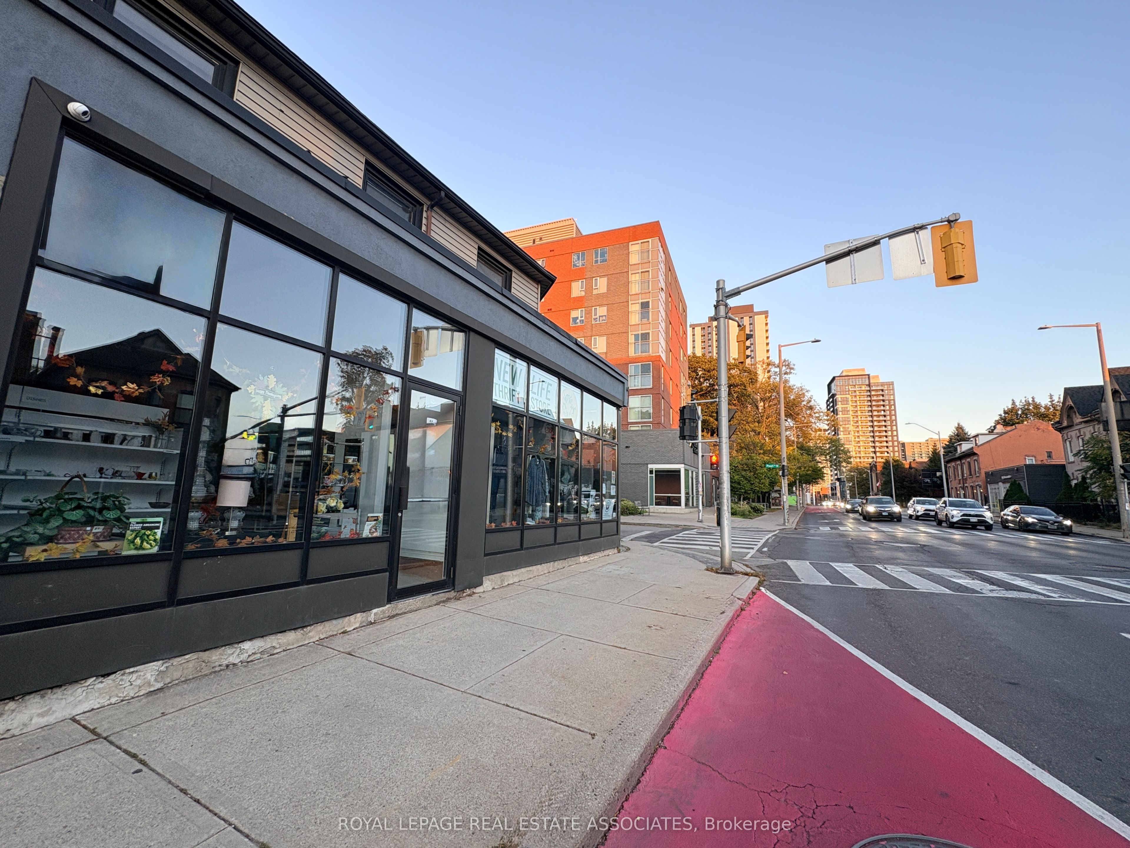 428 King Street W Property Photo 2