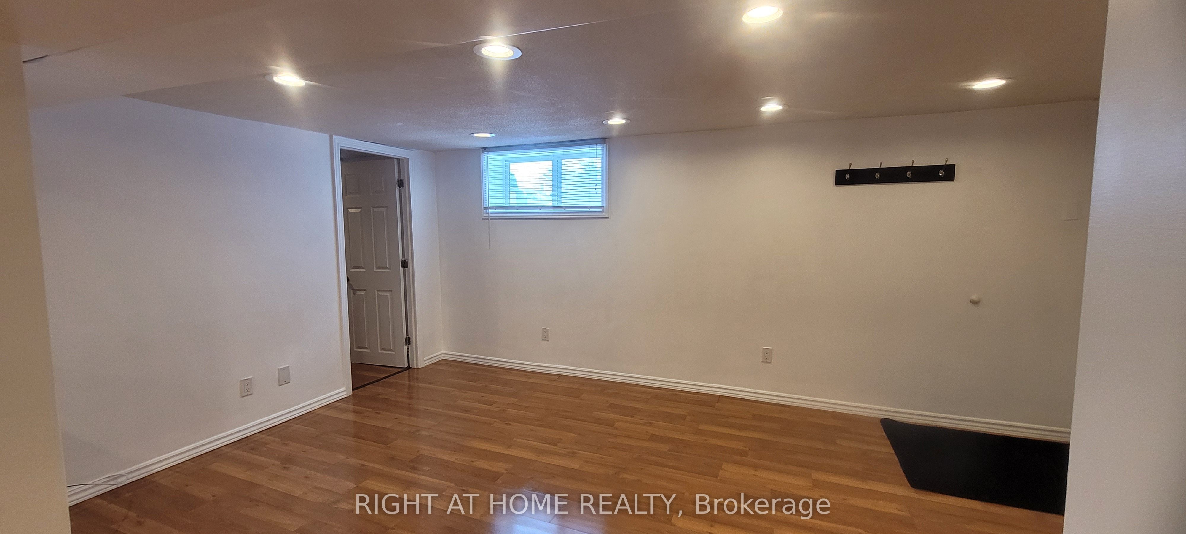 298 Montfort Street Property Photo 5