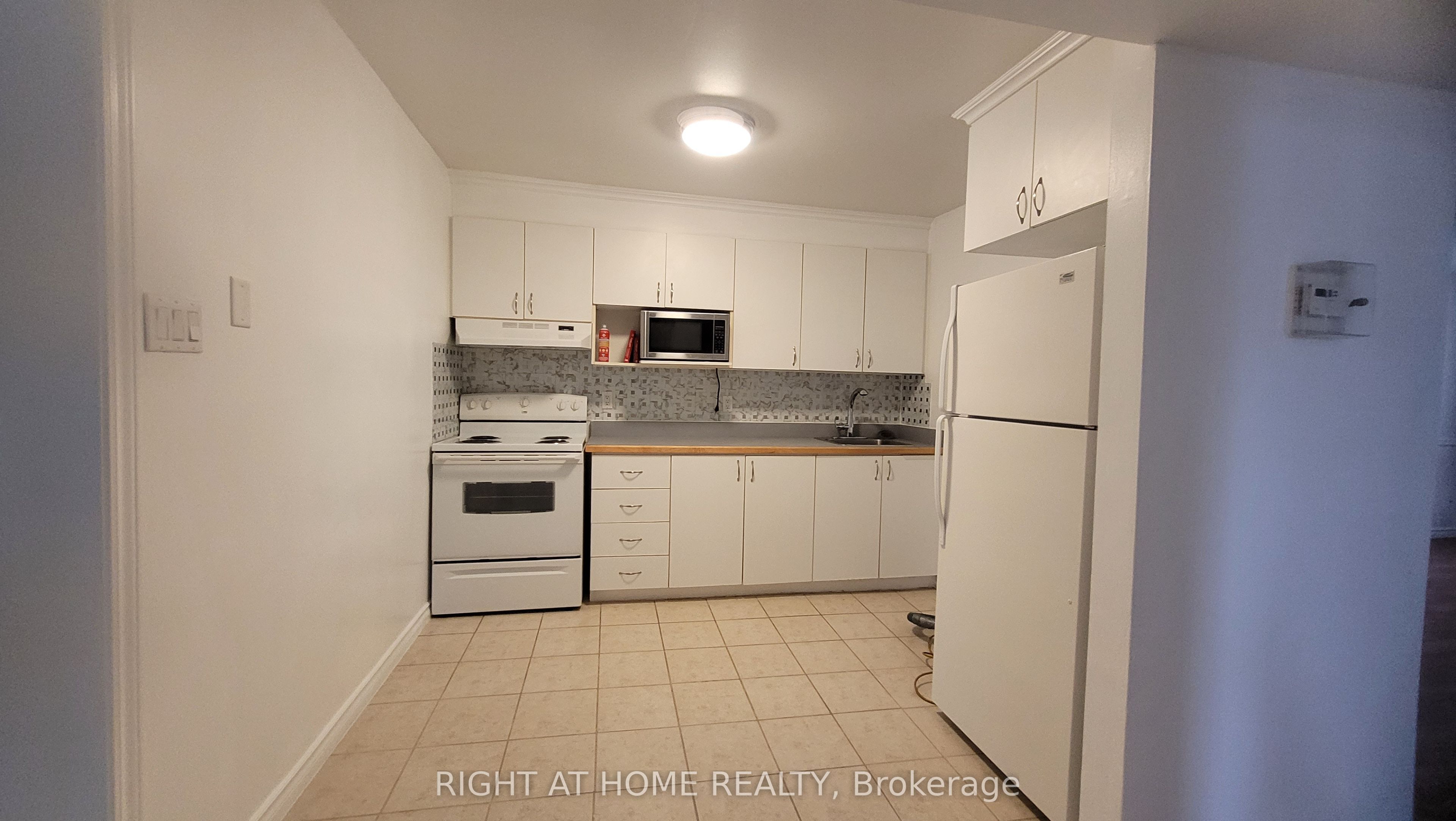 298 Montfort Street Property Photo 14