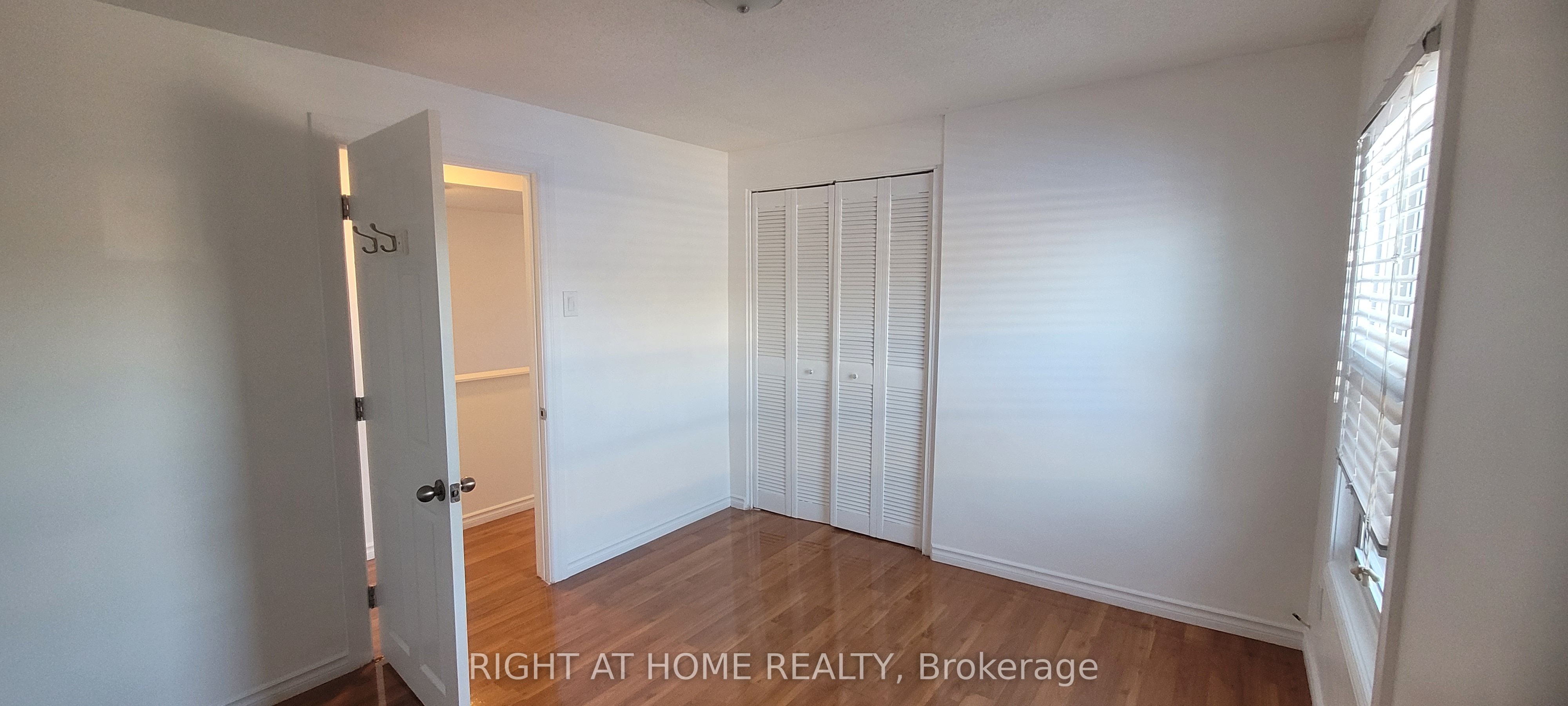298 Montfort Street Property Photo 28