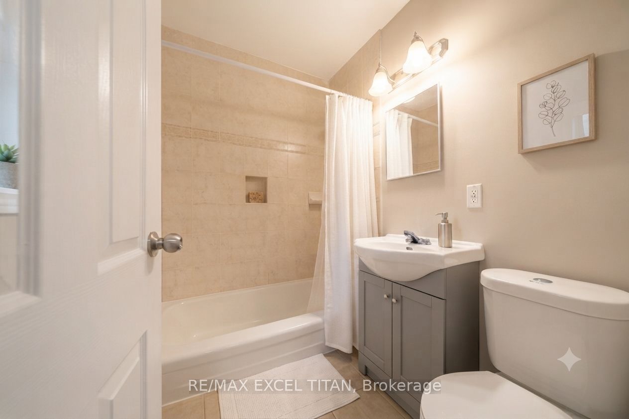 468 Ottawa Street 740d Property Photo 6