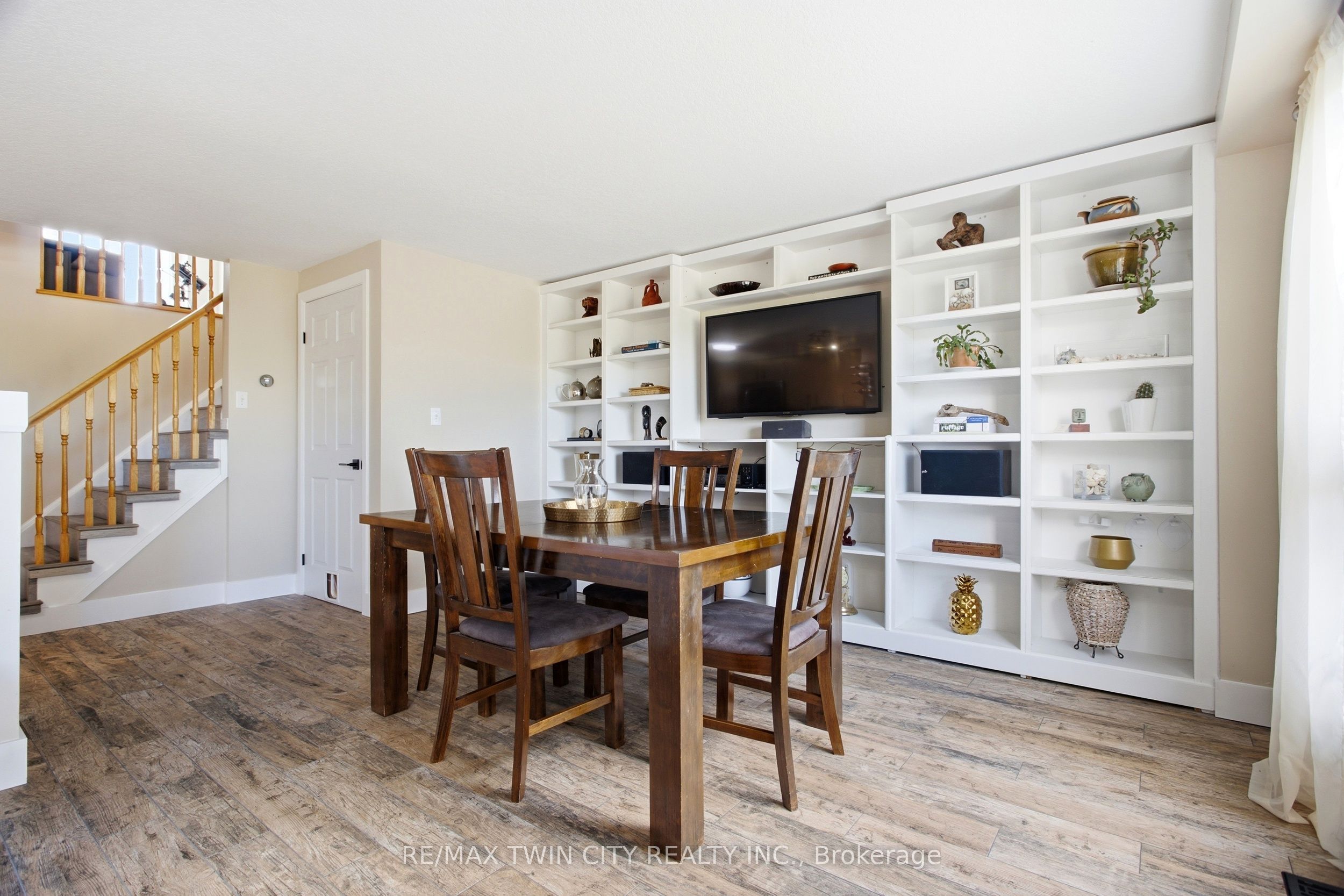 X13879278 Property Photo 10