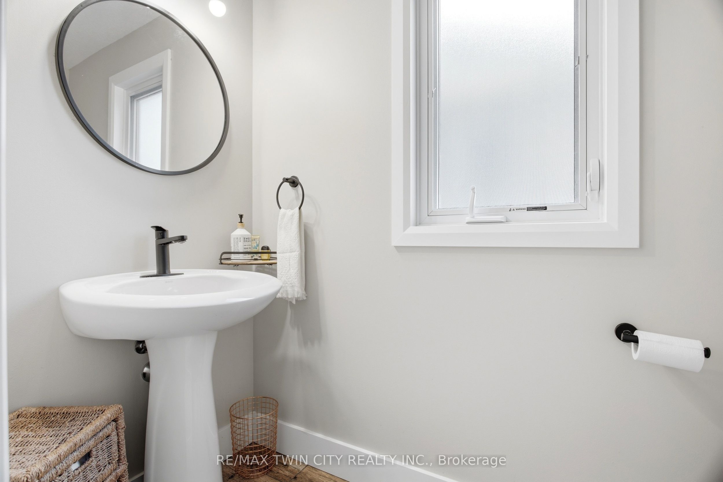 X13879278 Property Photo 13