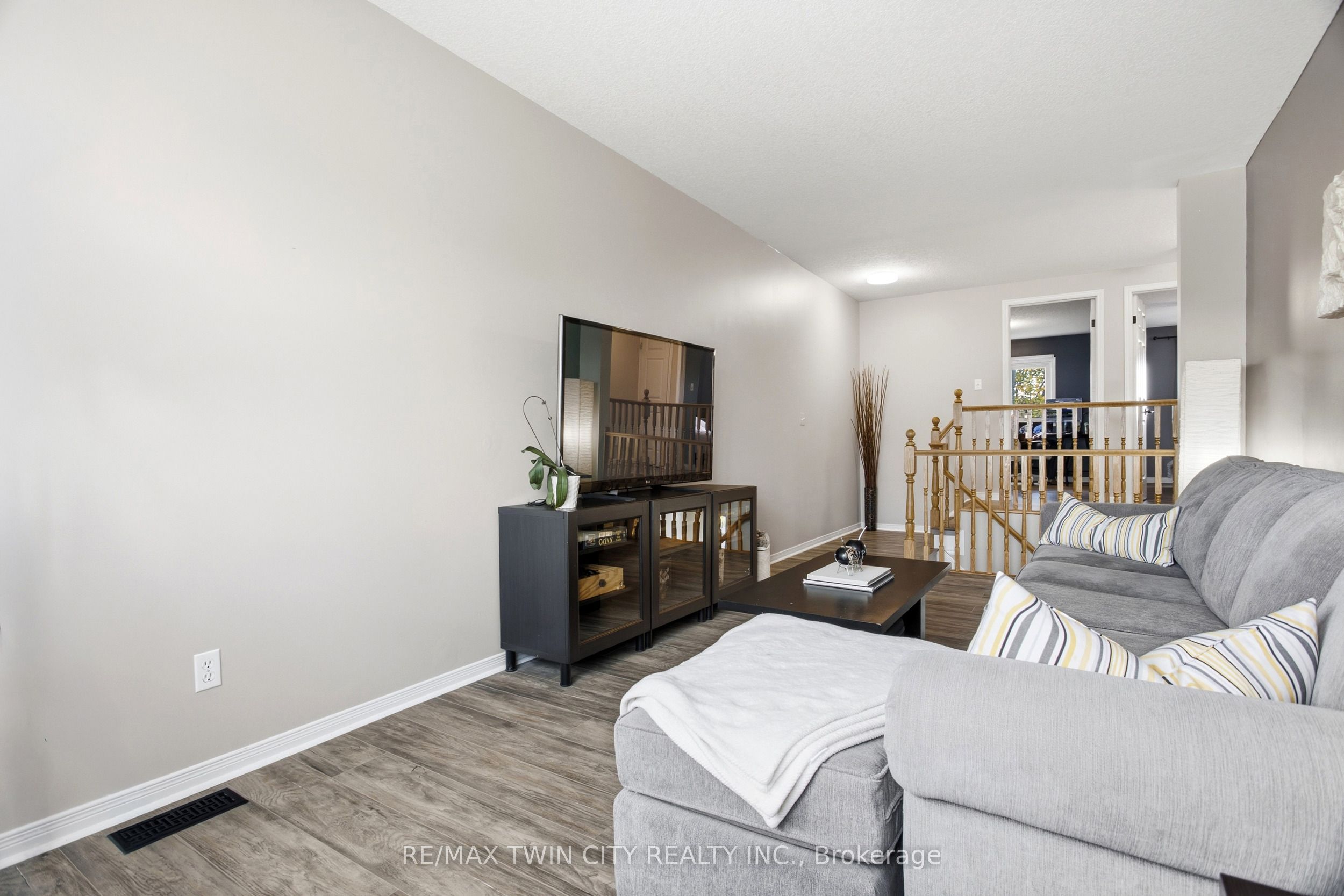X13879278 Property Photo 15