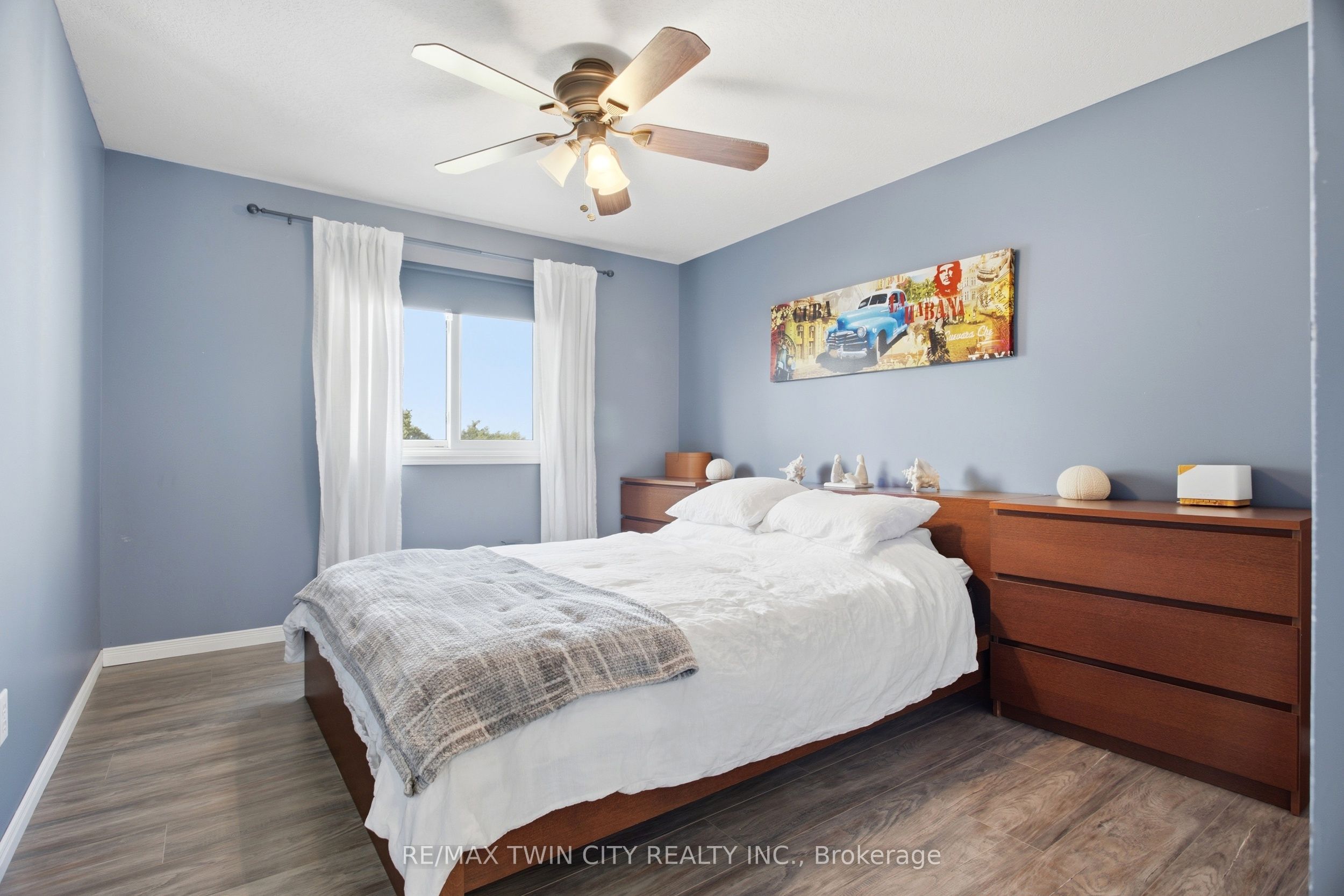 X13879278 Property Photo 18