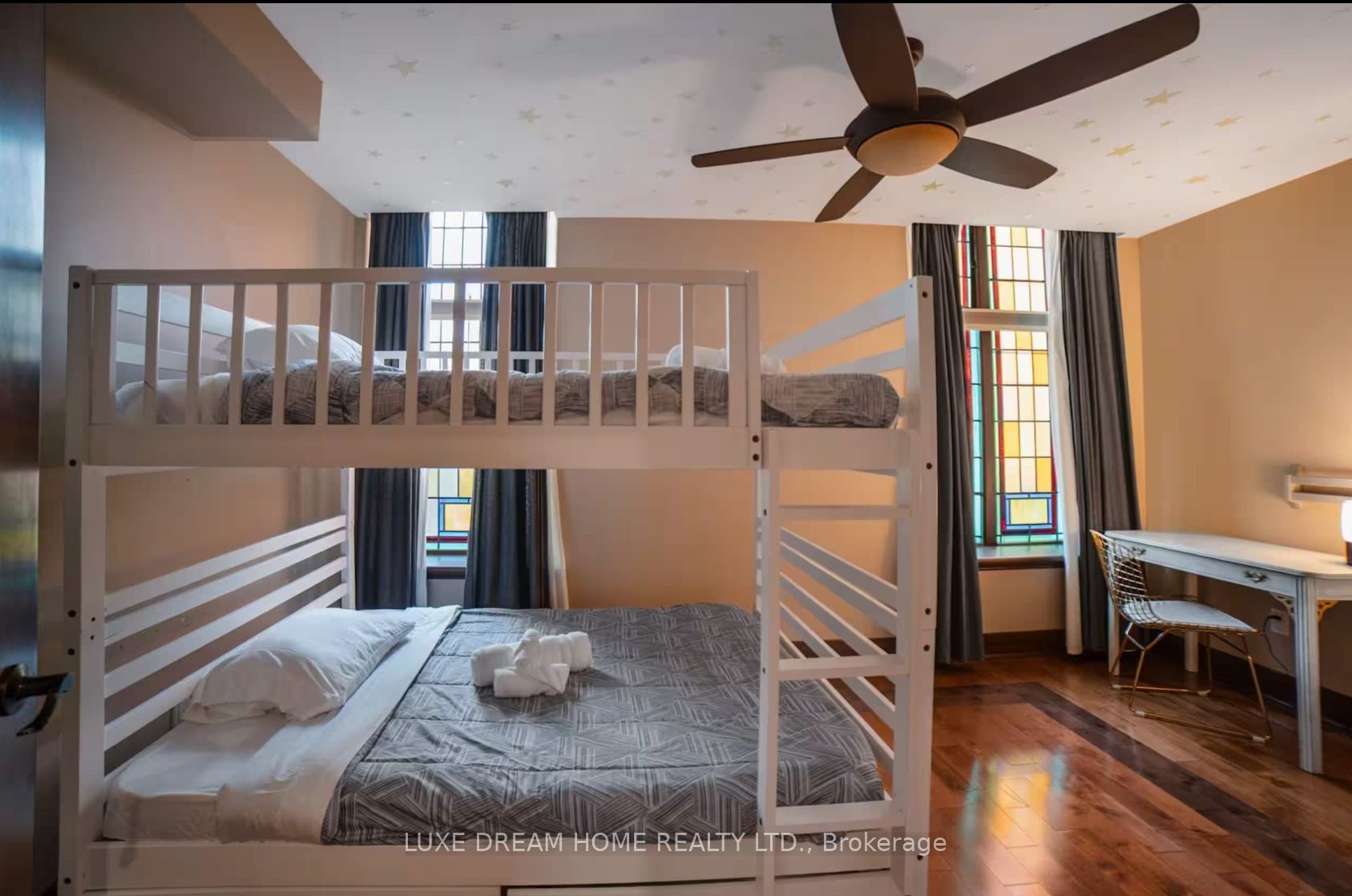 42 Clyde Street Property Photo 10