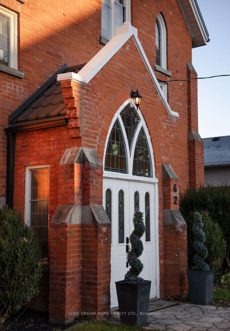 42 Clyde Street Property Photo 43