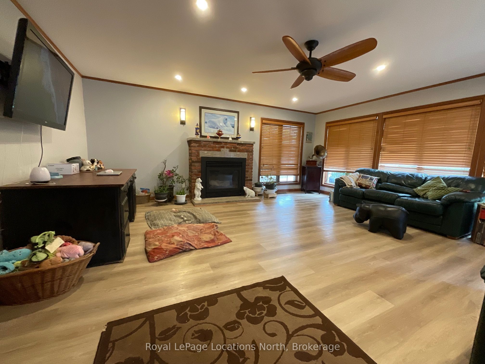 272 Yonge Street Property Photo 4
