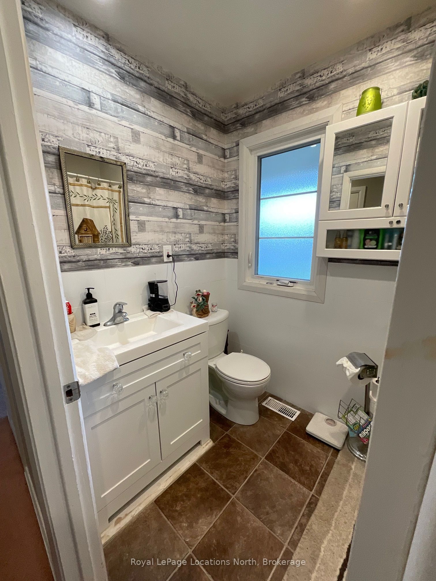 272 Yonge Street Property Photo 20
