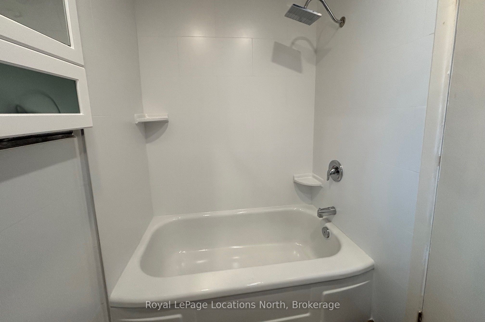 272 Yonge Street Property Photo 22
