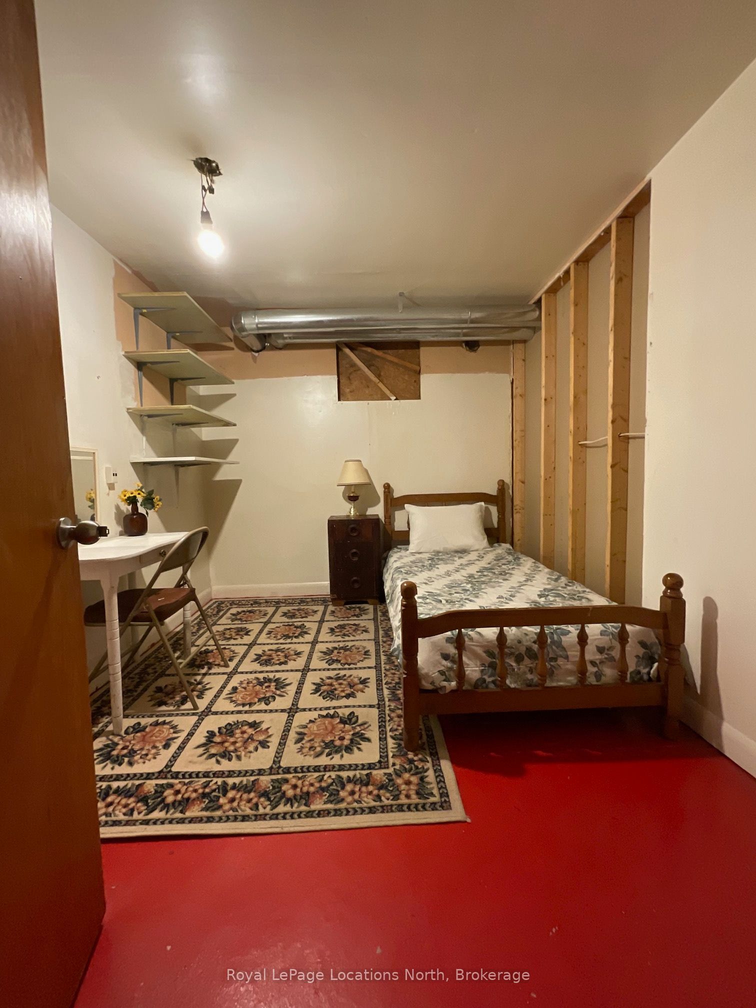 272 Yonge Street Property Photo 35