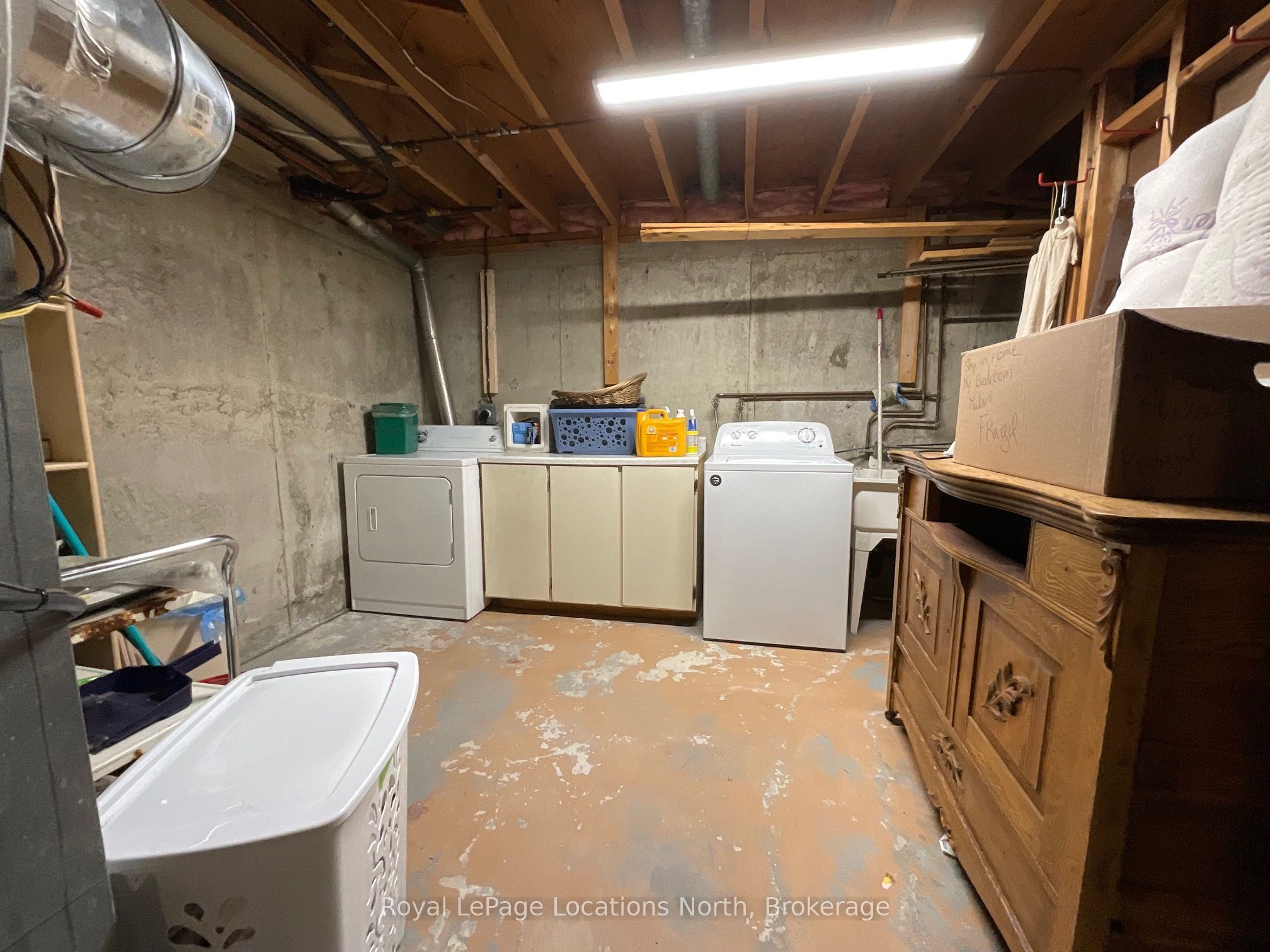 272 Yonge Street Property Photo 37