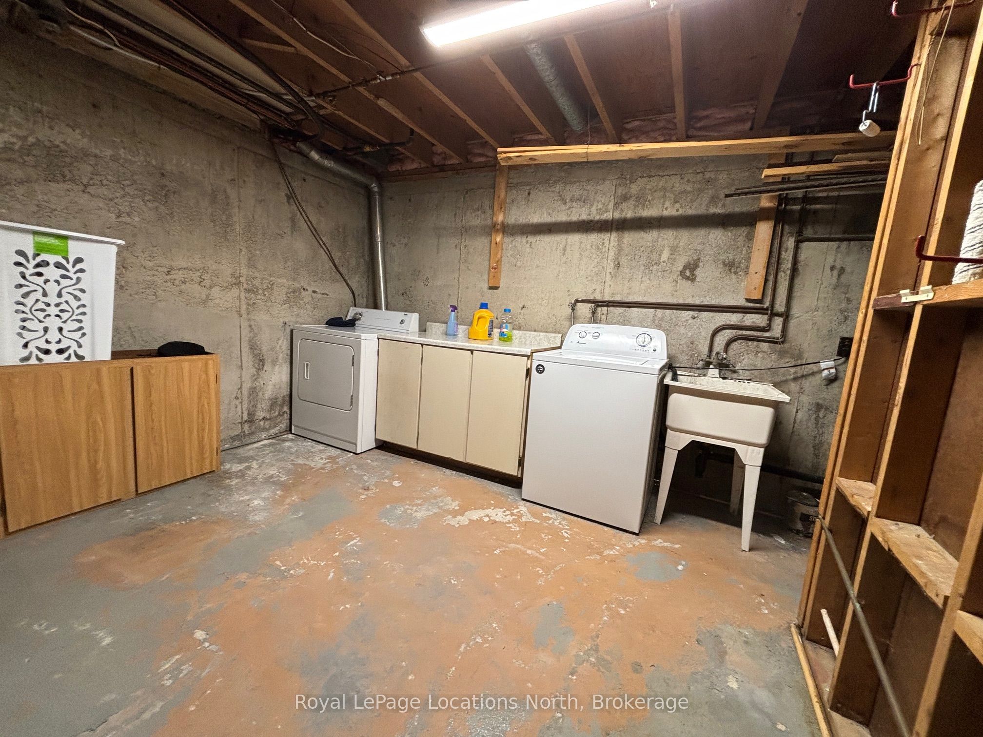 272 Yonge Street Property Photo 38