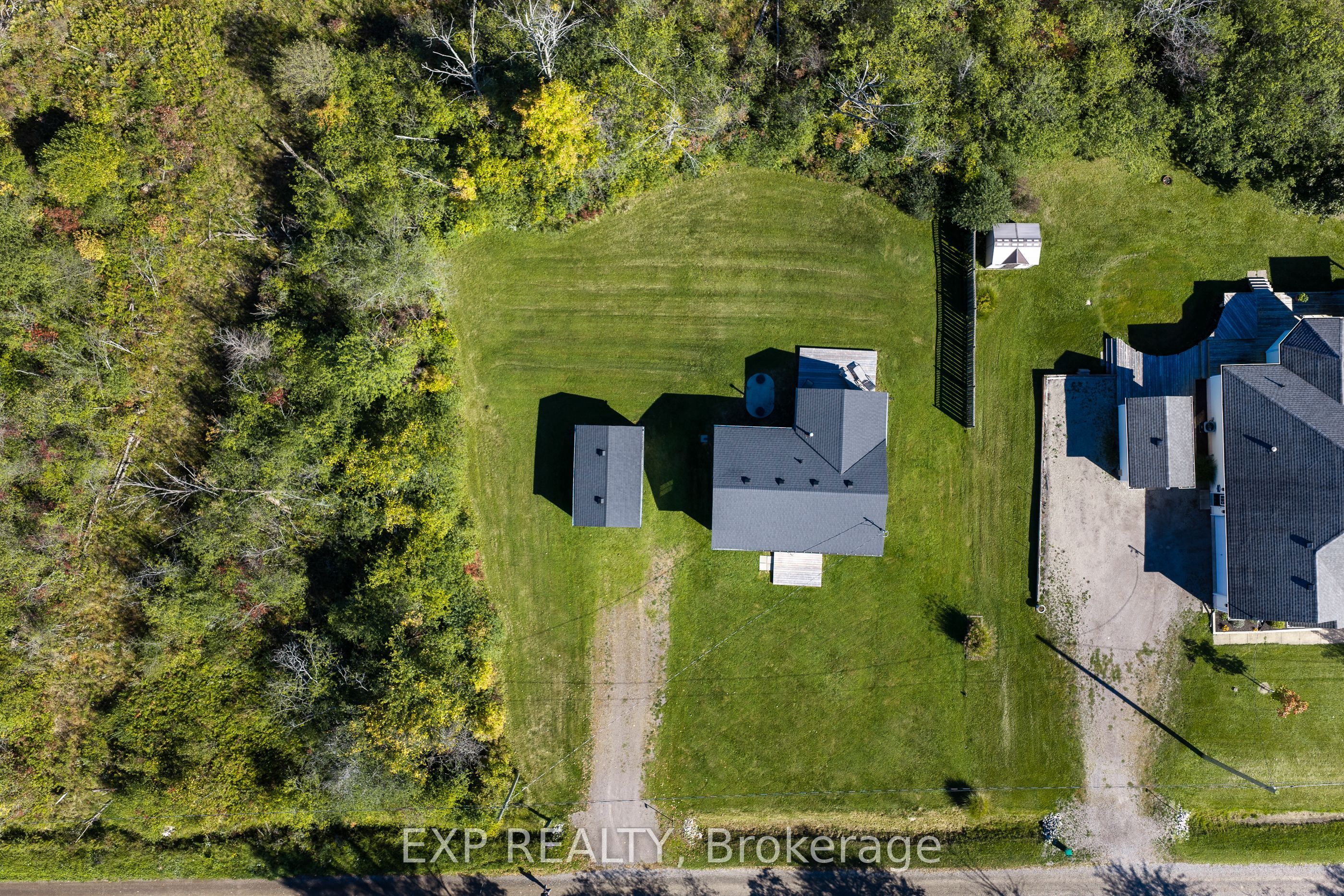 412 Windmill Point Road N Property Photo 5