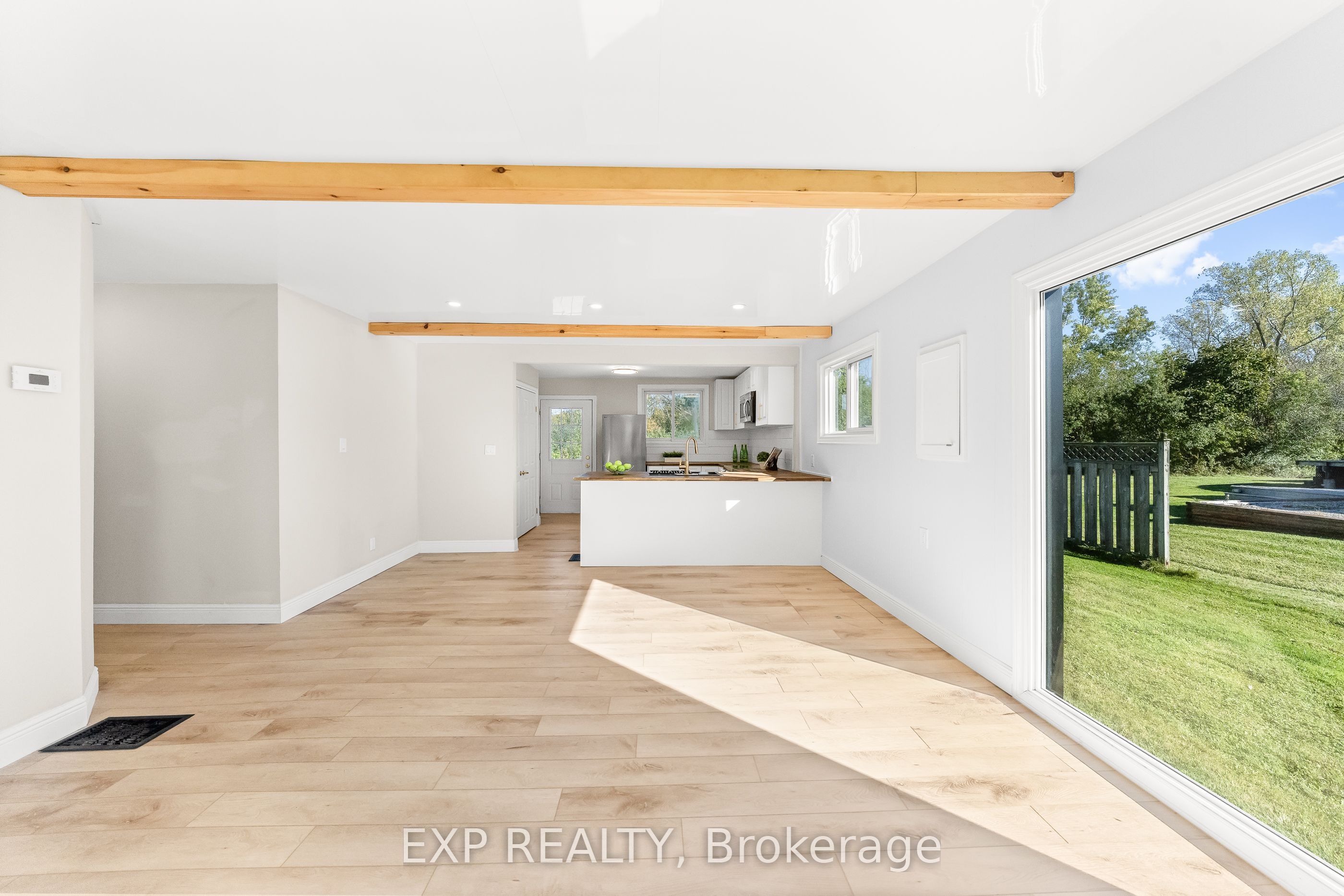 412 Windmill Point Road N Property Photo 17