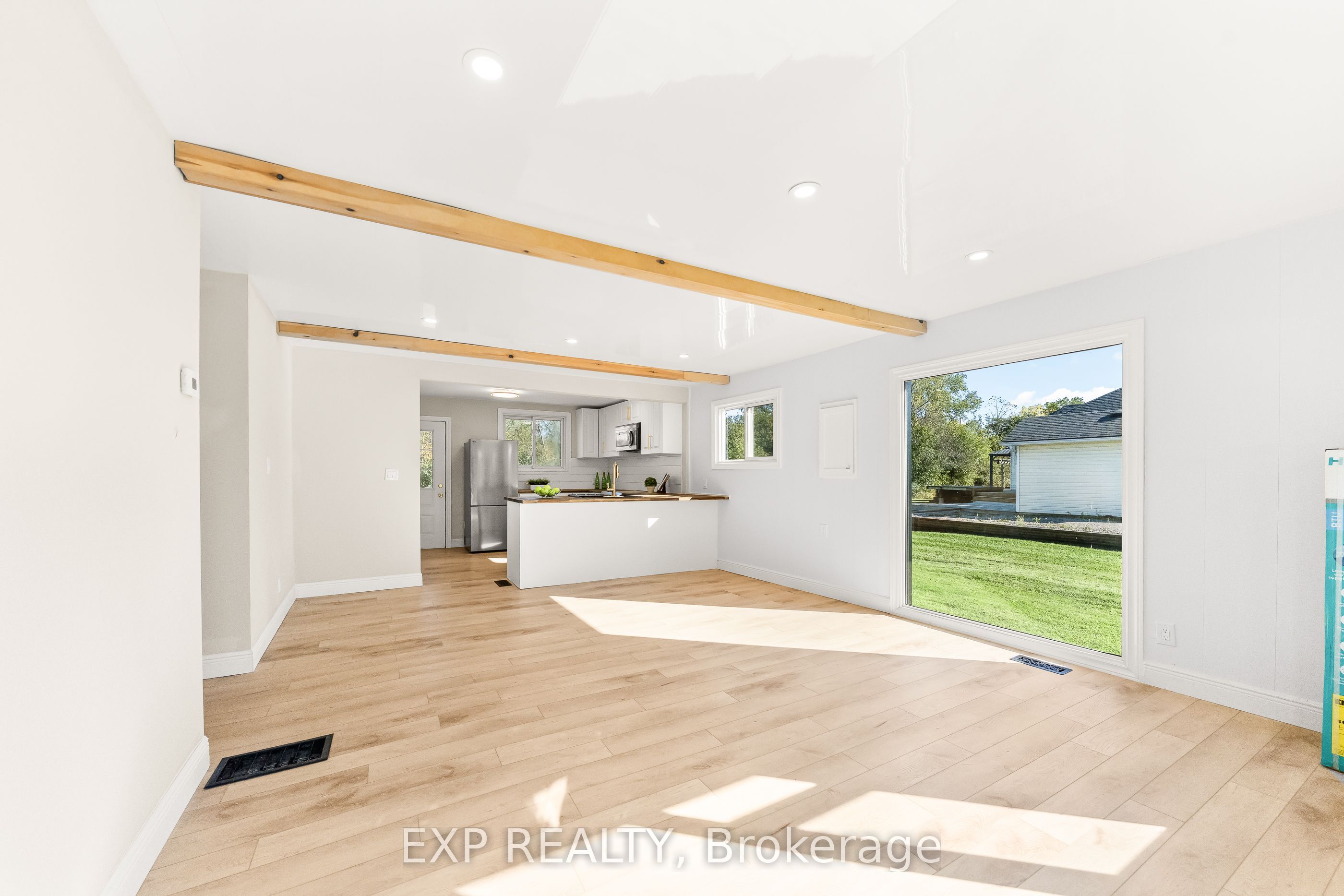412 Windmill Point Road N Property Photo 18