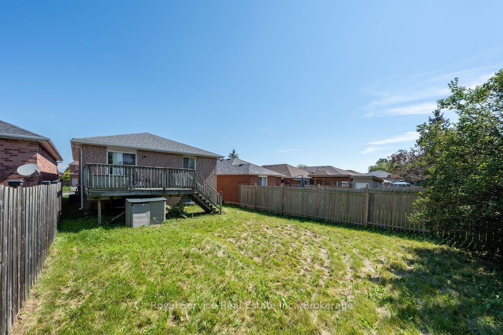 1005 Field Court Property Photo 6