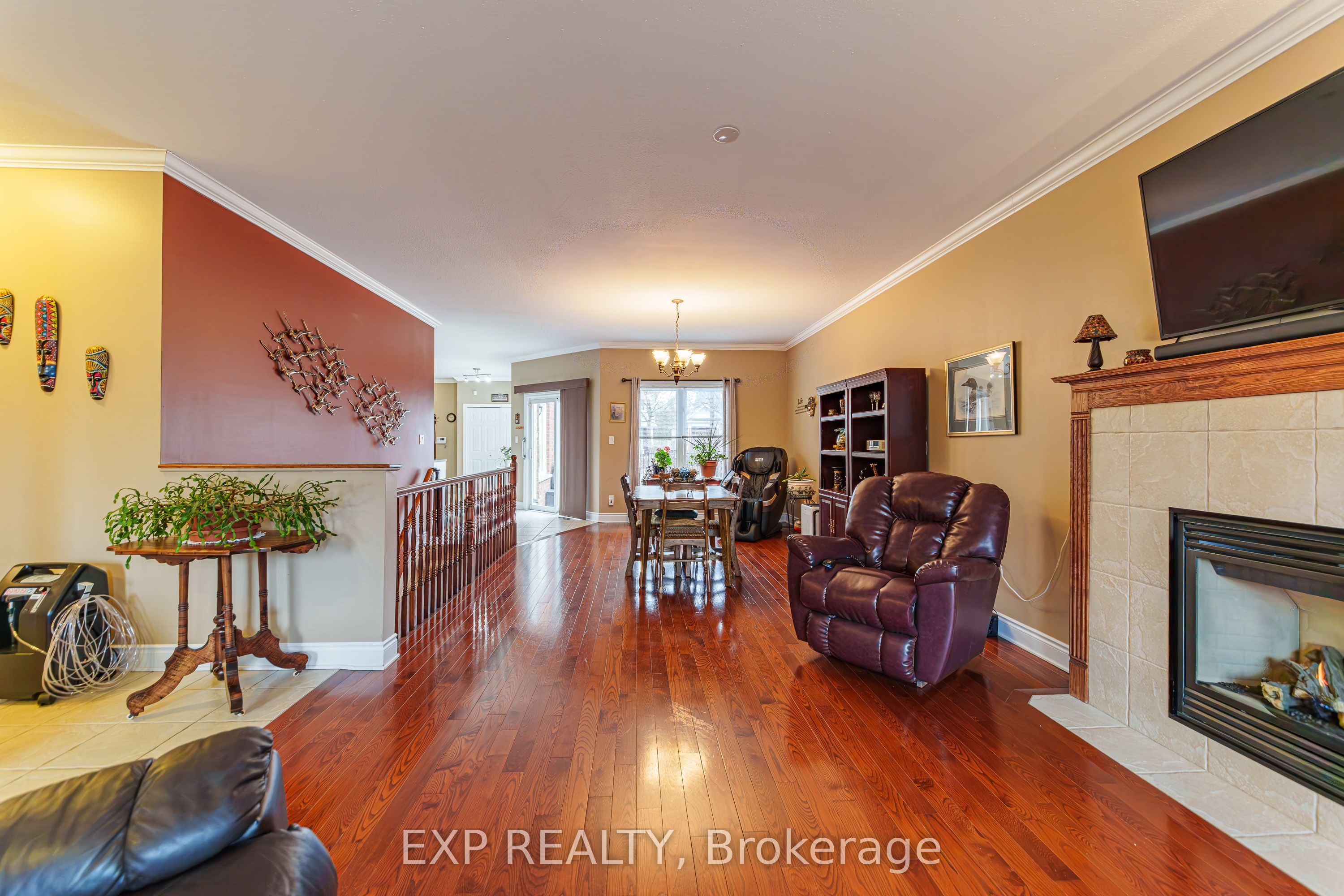 1496 Queensdale Avenue Property Photo 3