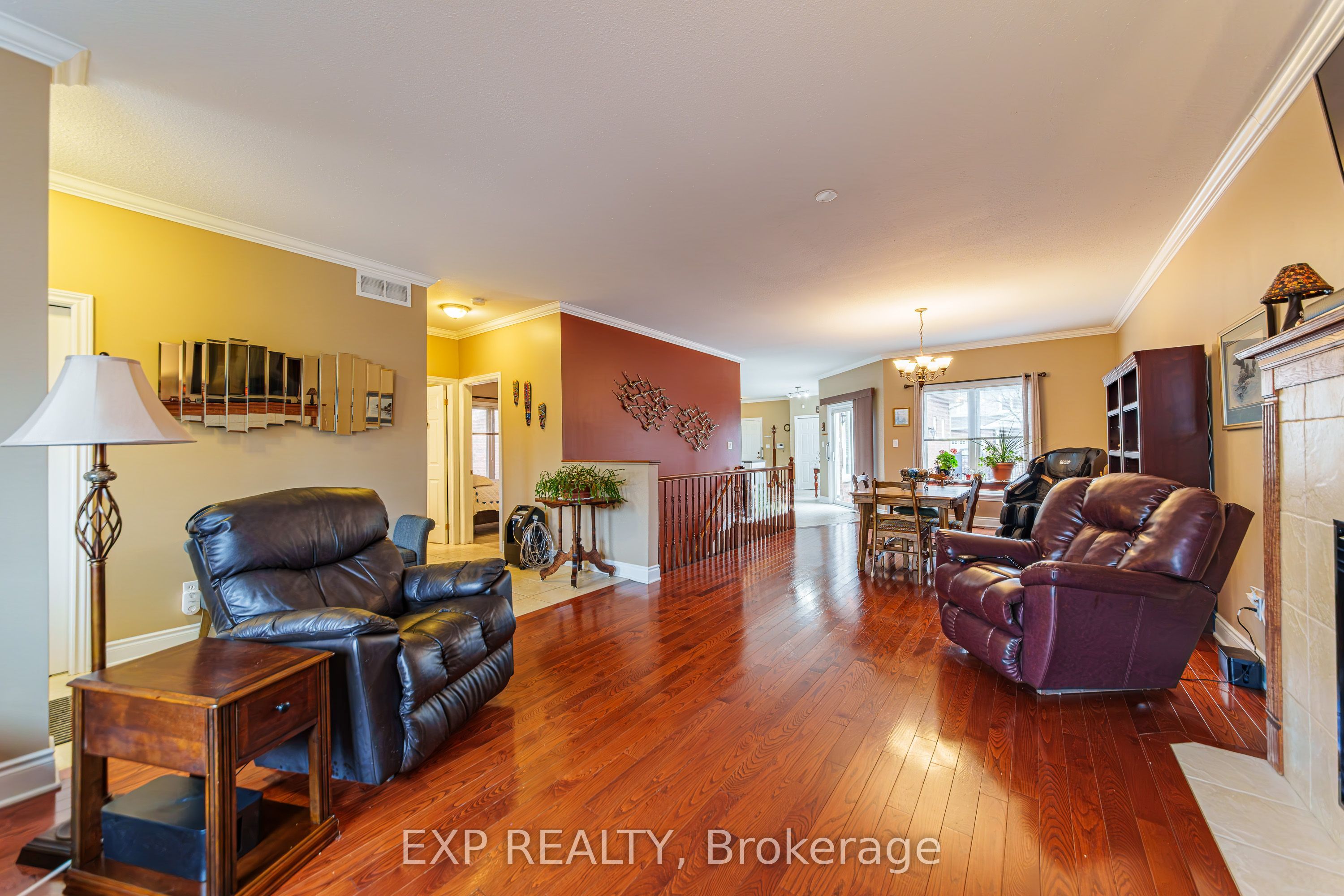 1496 Queensdale Avenue Property Photo 4