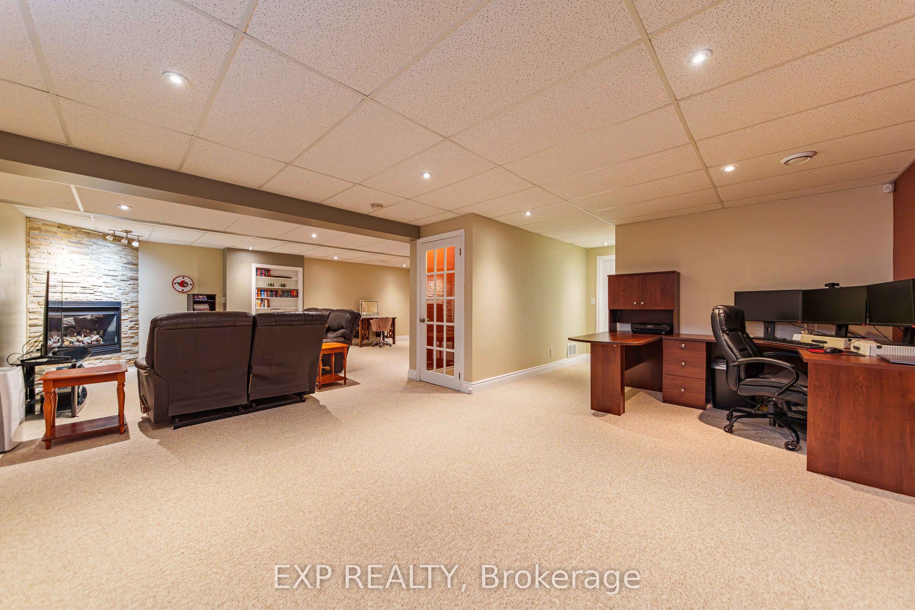 1496 Queensdale Avenue Property Photo 17