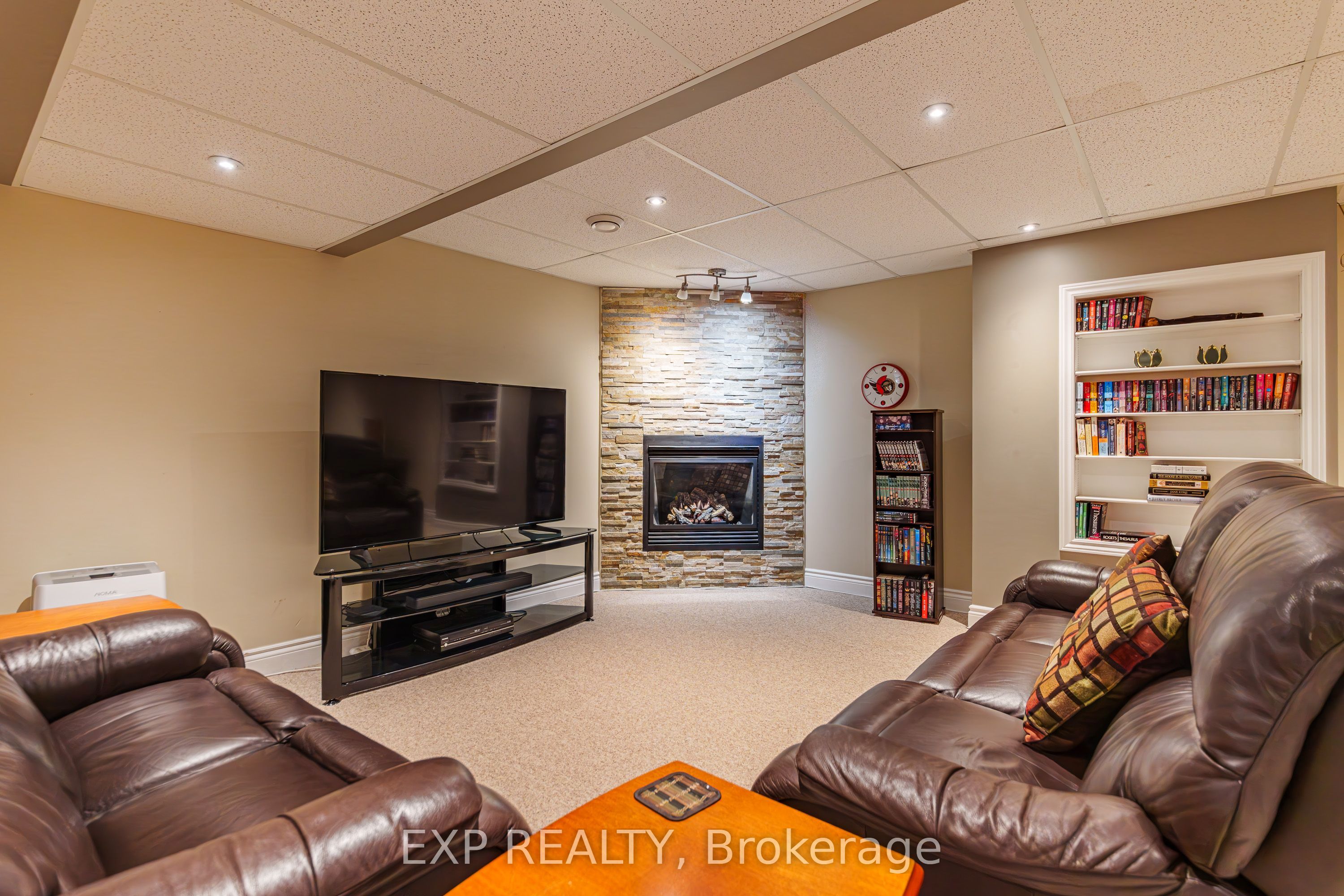 1496 Queensdale Avenue Property Photo 19