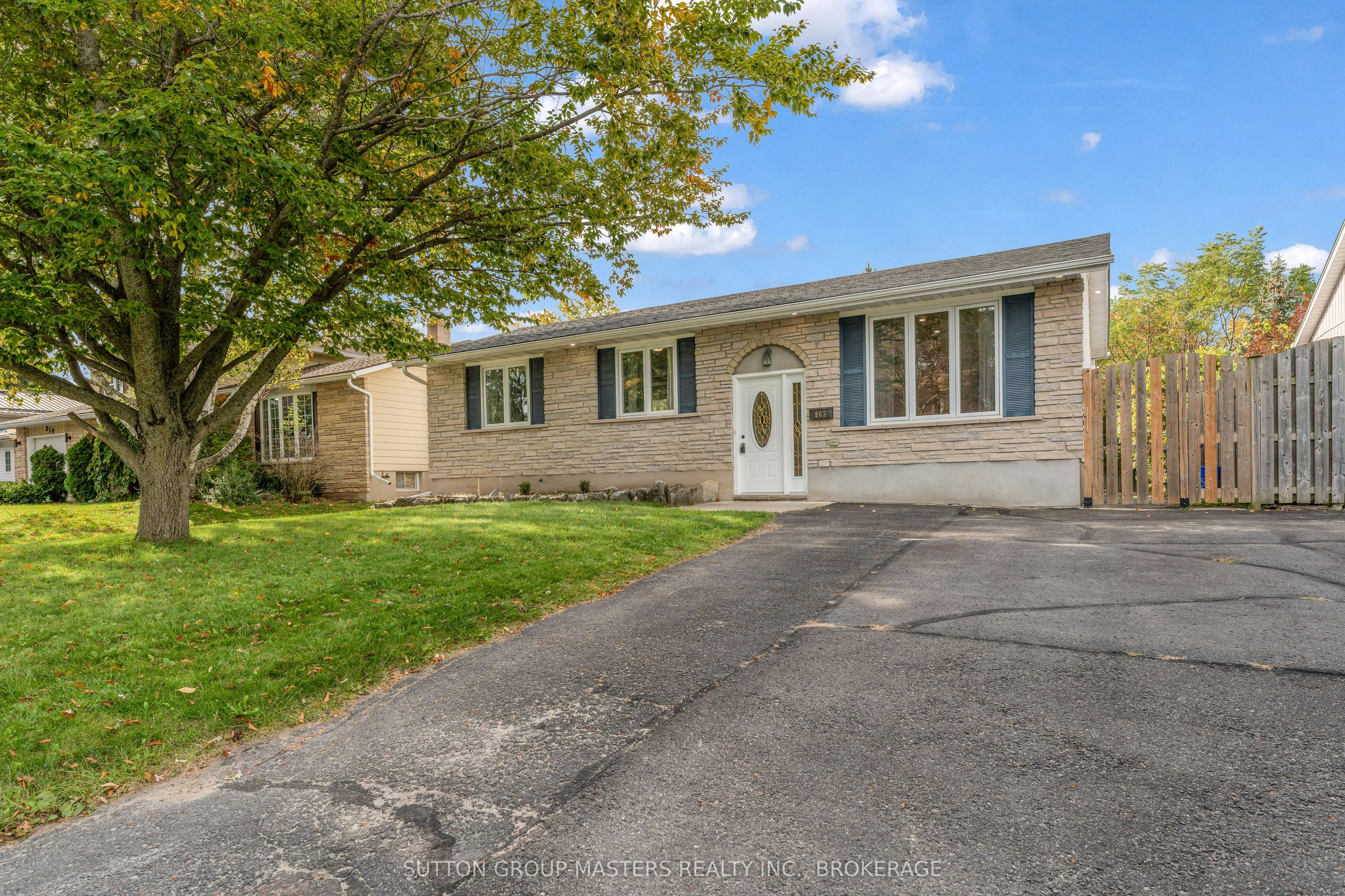 863 Pembridge Crescent Property Photo 1
