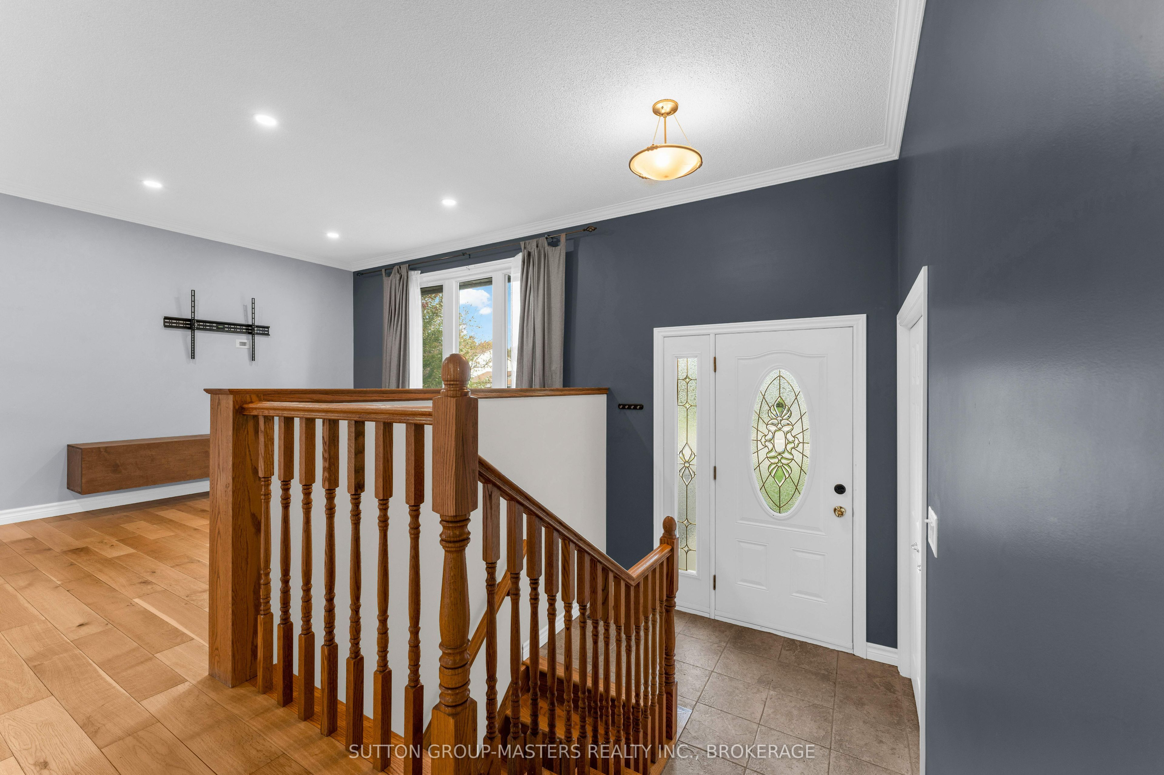 863 Pembridge Crescent Property Photo 3