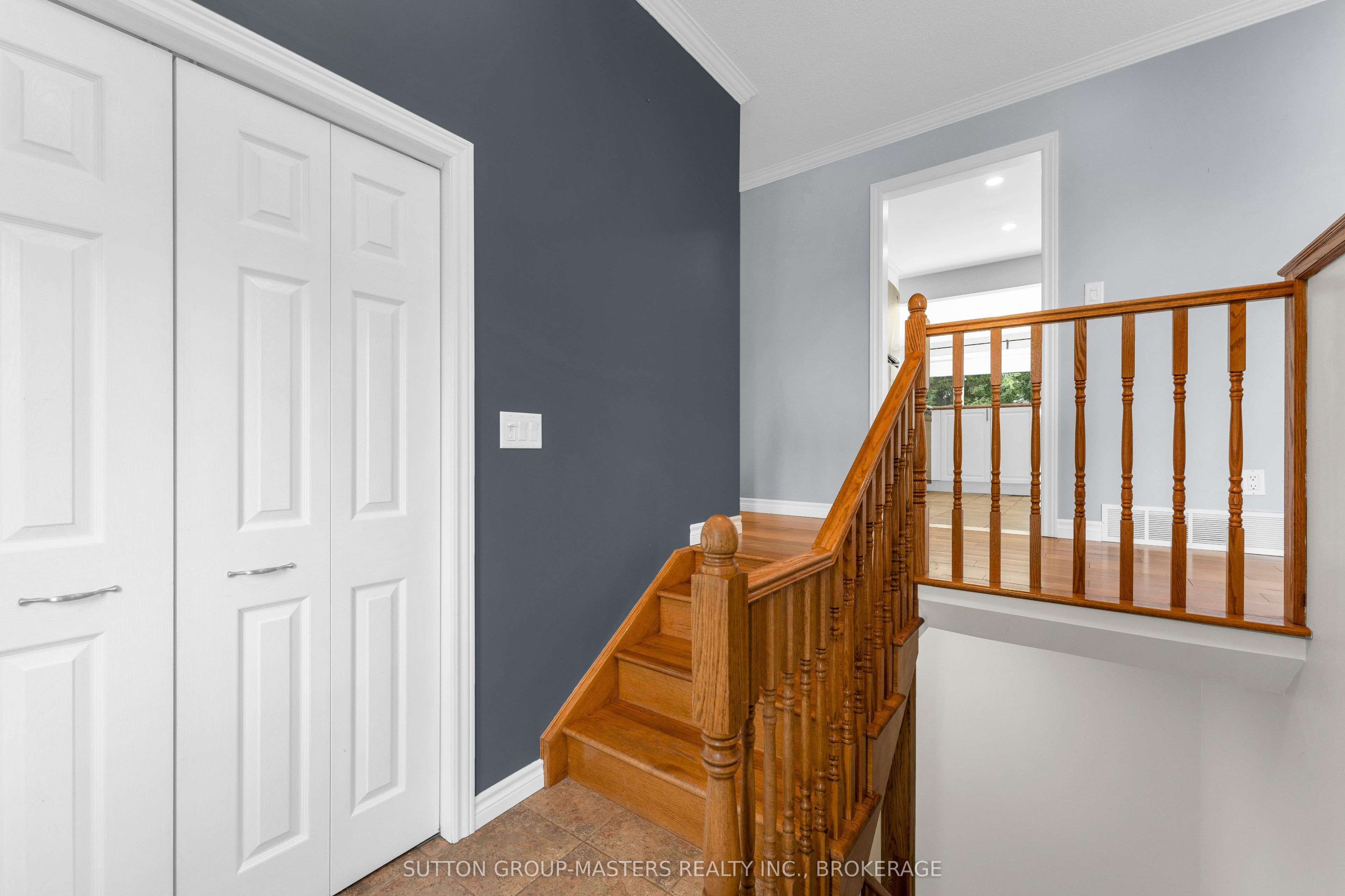 863 Pembridge Crescent Property Photo 4