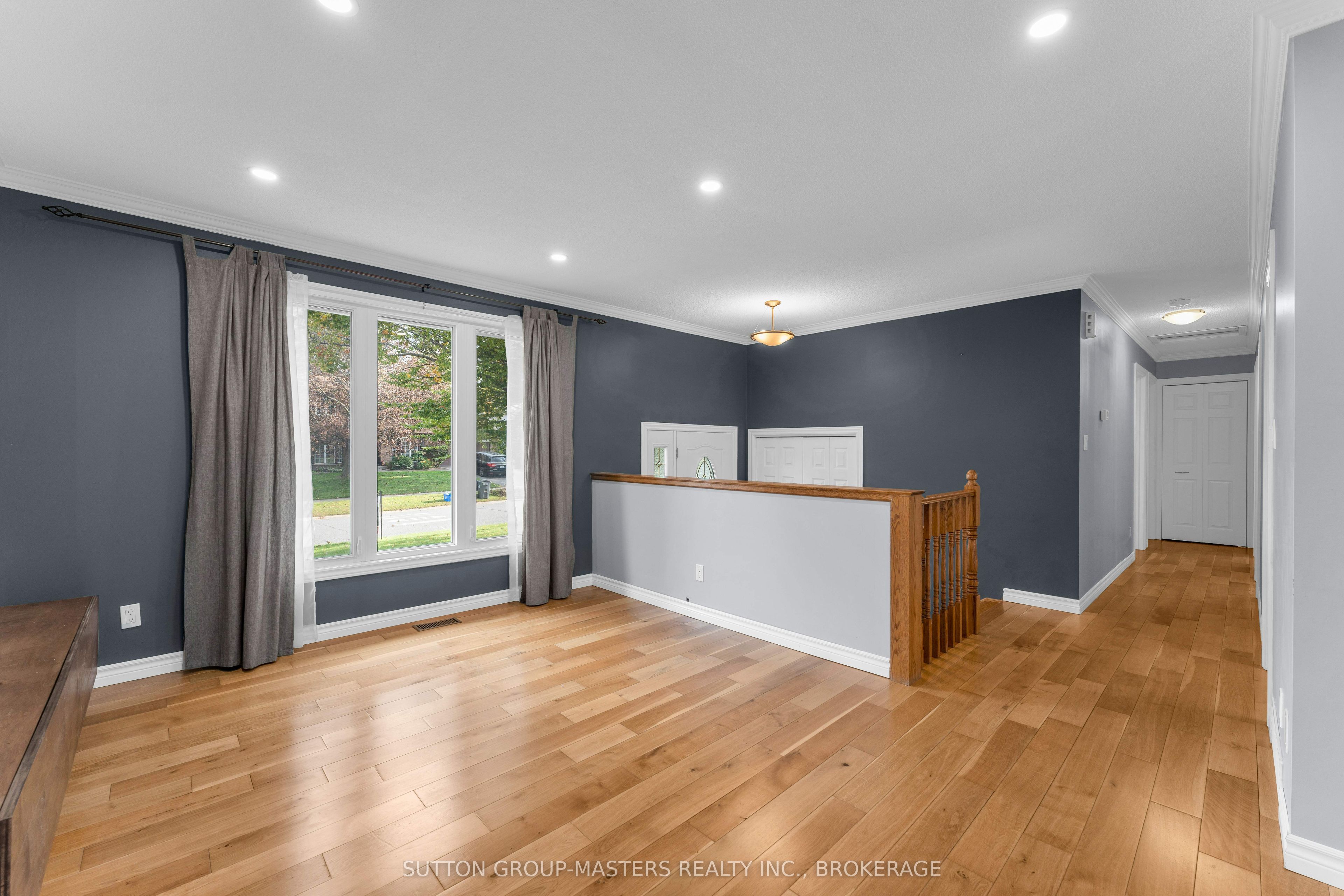 863 Pembridge Crescent Property Photo 8