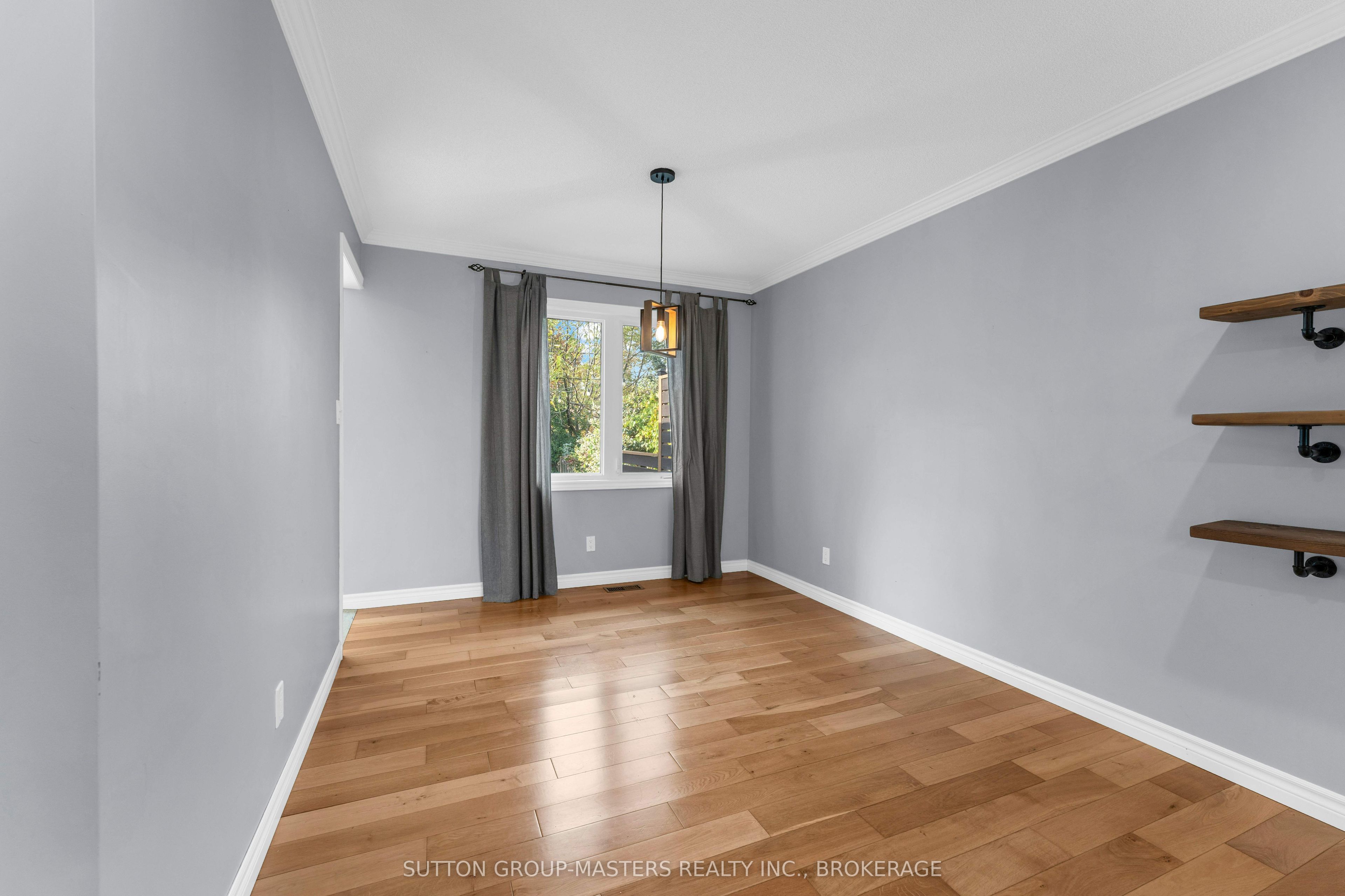 863 Pembridge Crescent Property Photo 10