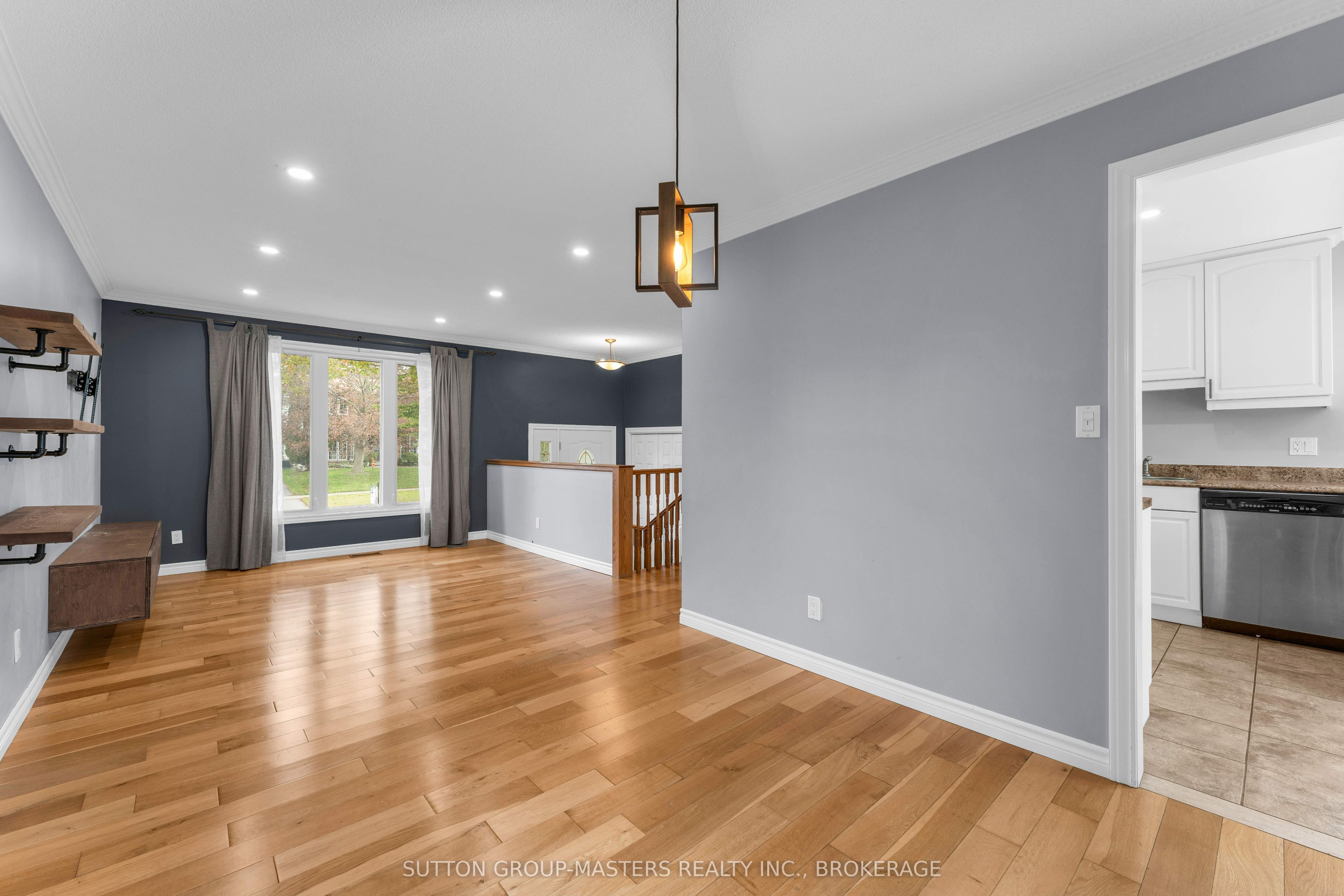 863 Pembridge Crescent Property Photo 11