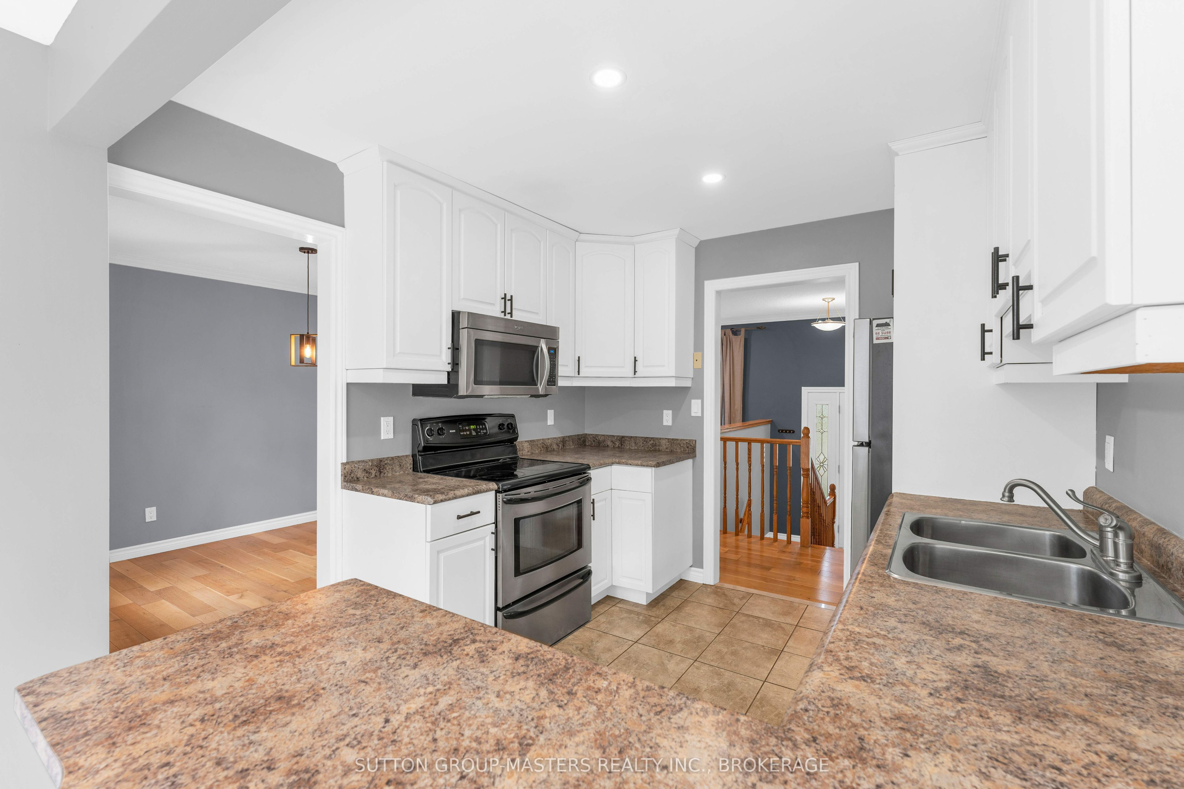 863 Pembridge Crescent Property Photo 13
